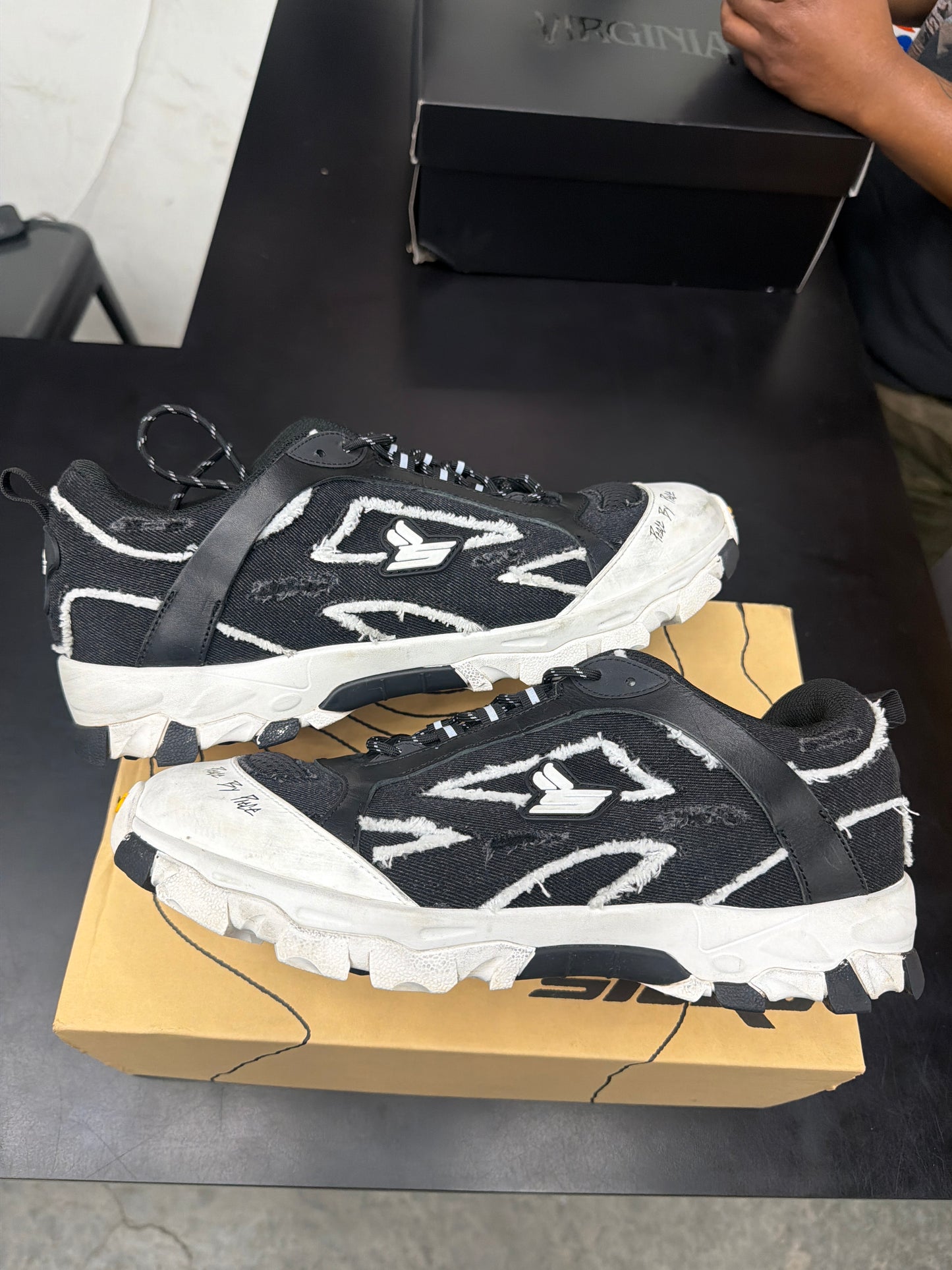 Sicko Hiking Shoe Black/White (U) - 11M