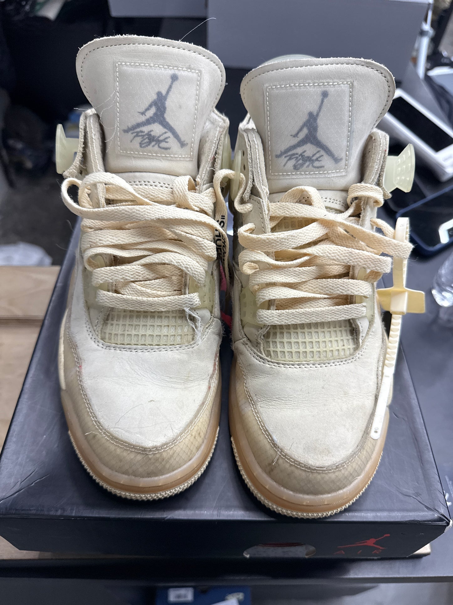 AJ4 Off White Sail (U) - 11W
