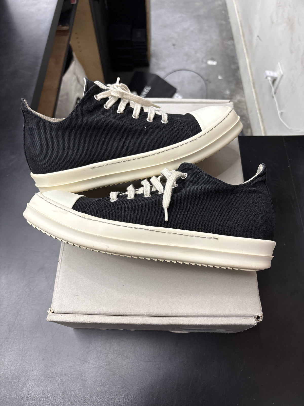 Rick Owen DRKSHDW Low Ramone Black (U) - 44(11)**