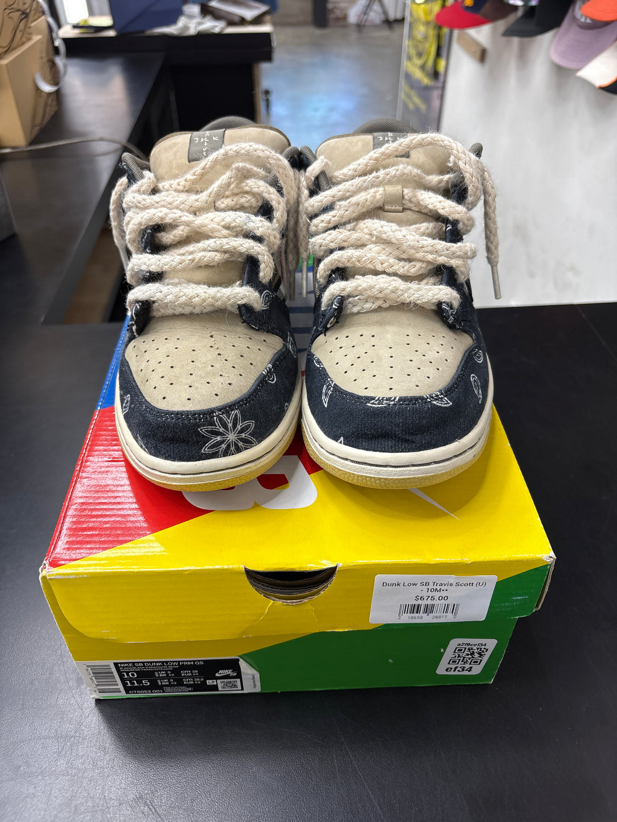Dunk Low SB Travis Scott (U) - 10M**