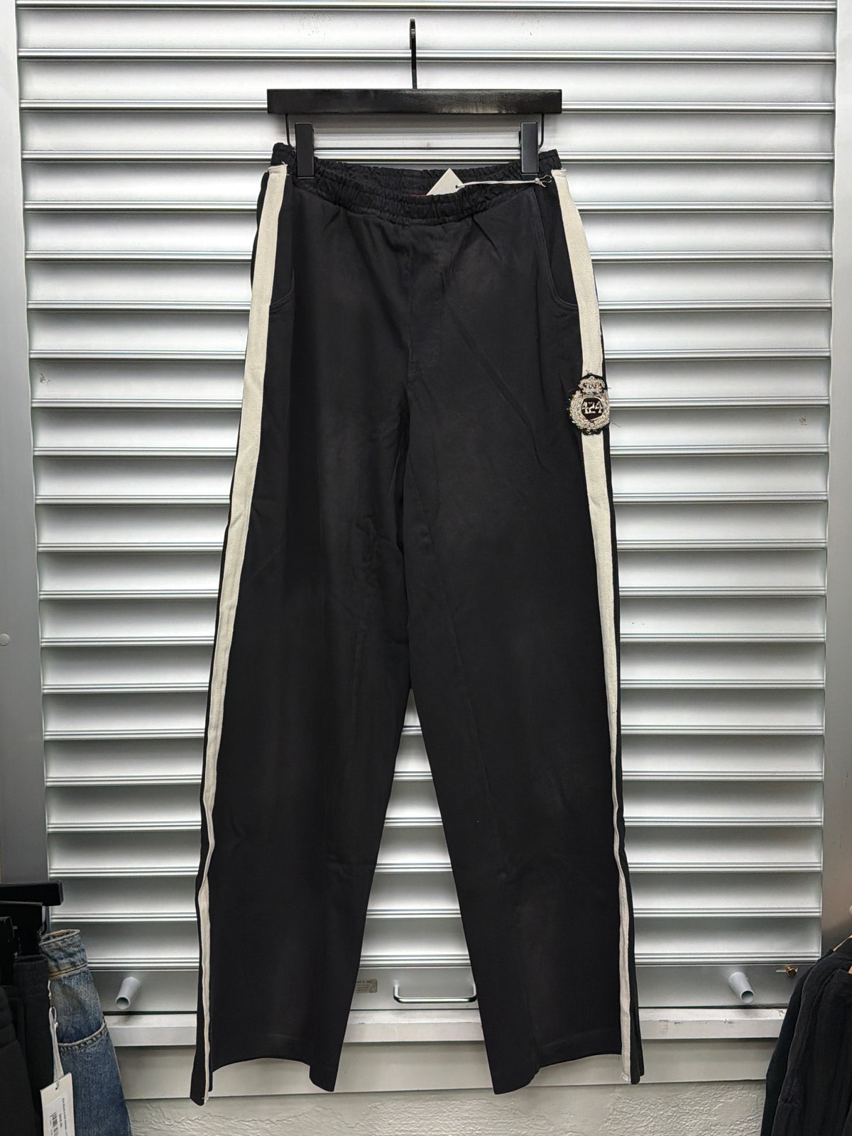 424 Black Crest Sweats - M**