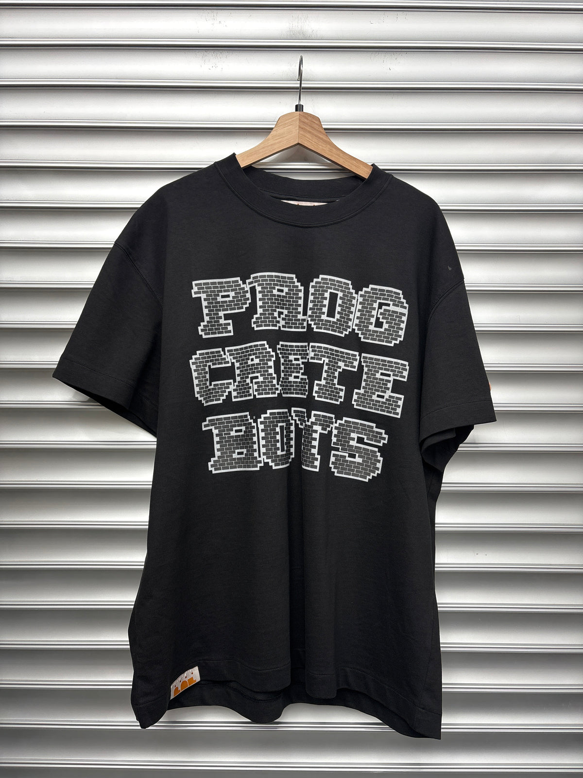 PDF Concrete Boys Wall Tee - L**