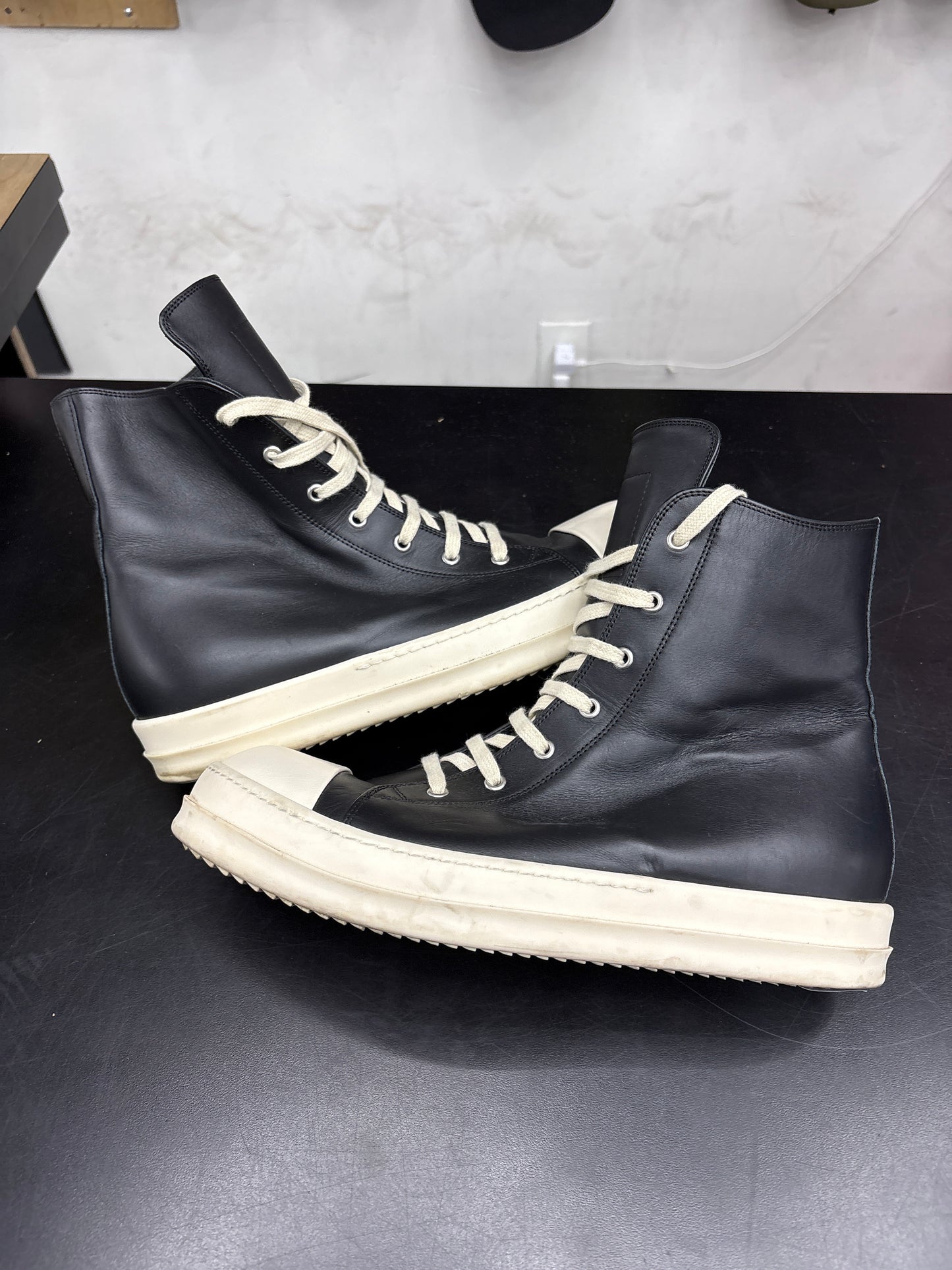 Rick Owen Ramone High Black Leather (U) - 45(12) (NB)