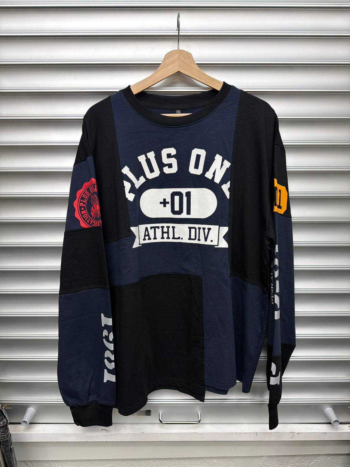 Plus One Longsleeve - XXL**