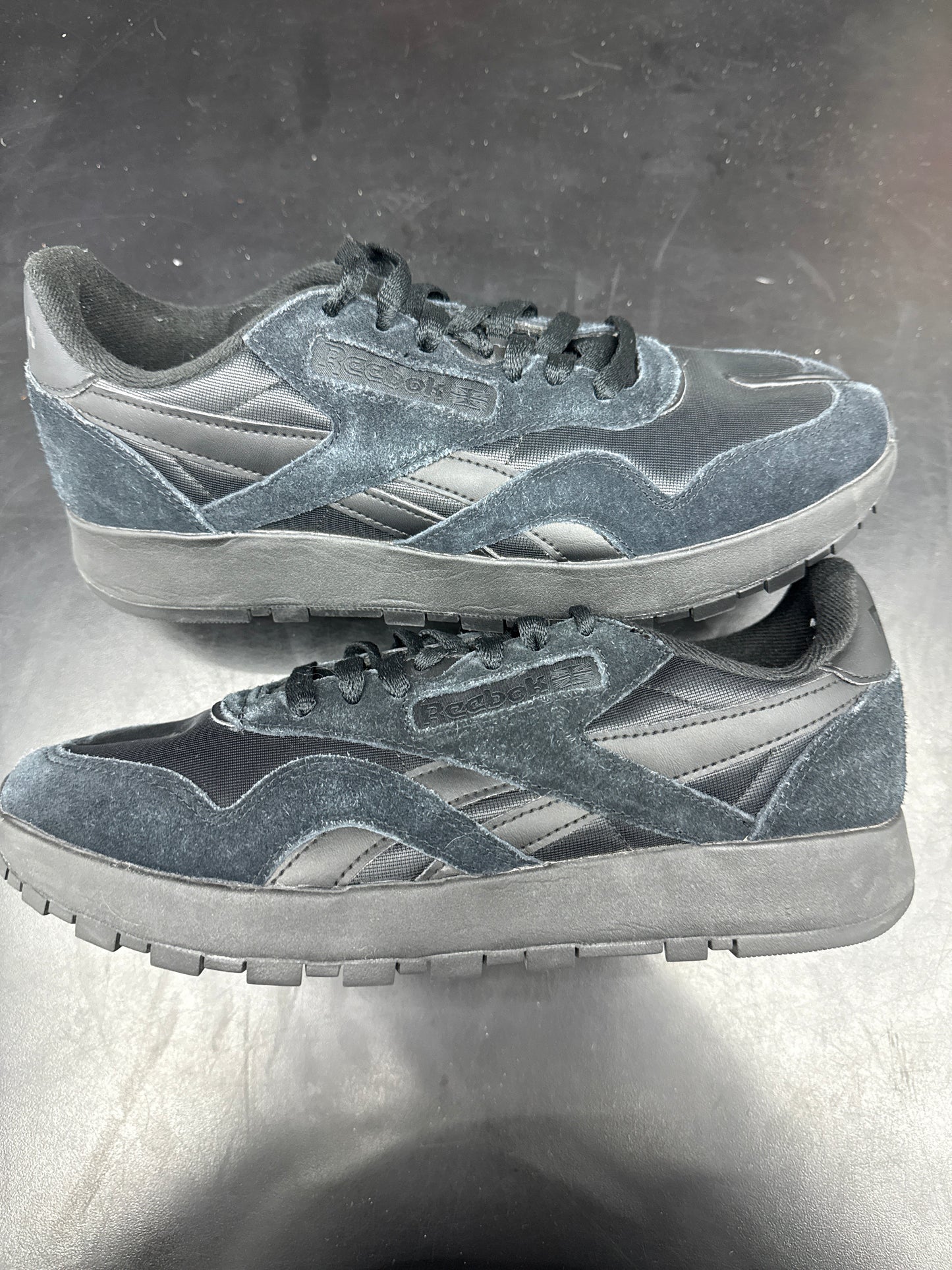 Maison Margiela Reebok Tabi Sneaker (U) - 9M (NB)