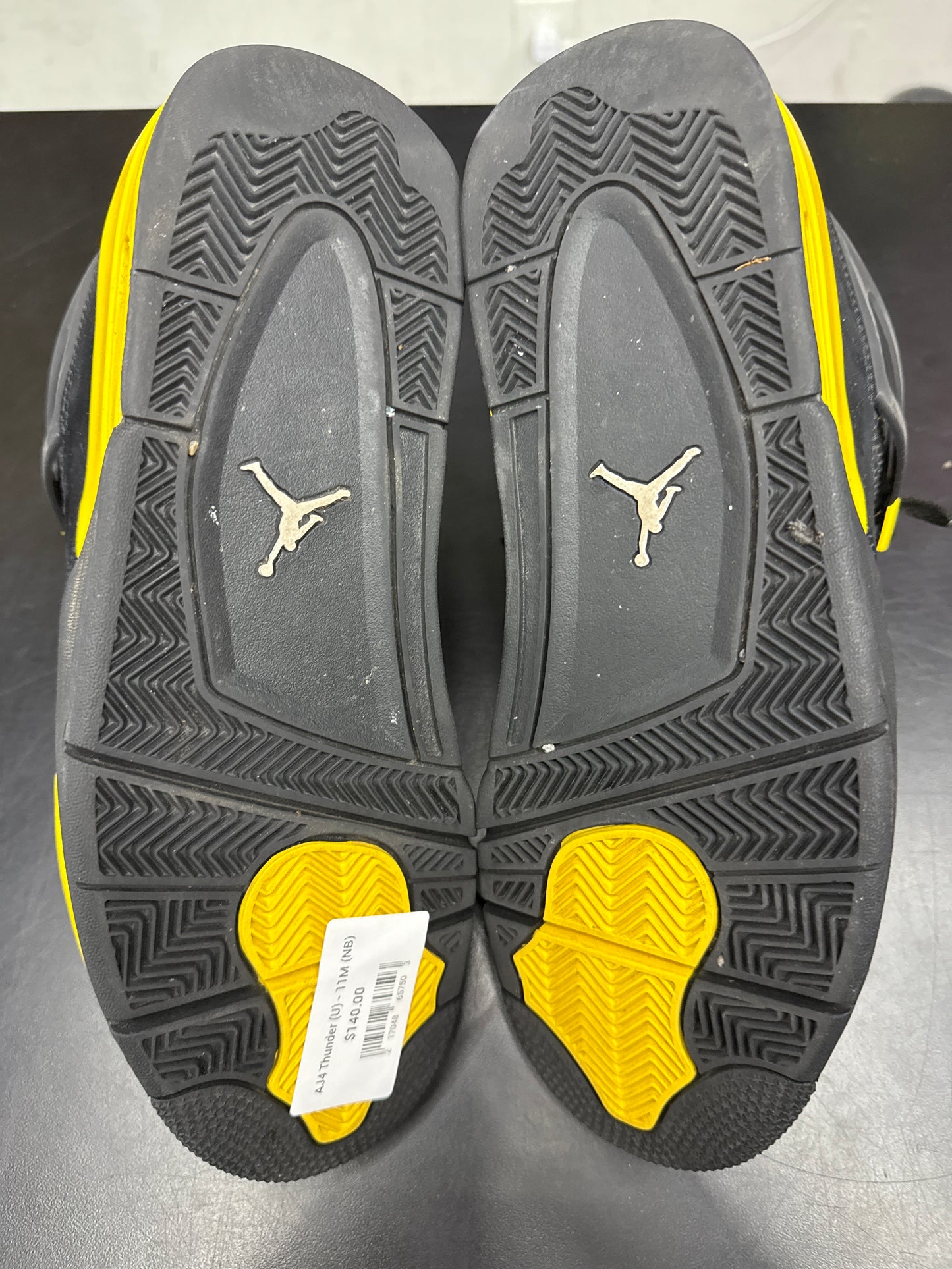AJ4 Thunder (U) - 11M (NB)