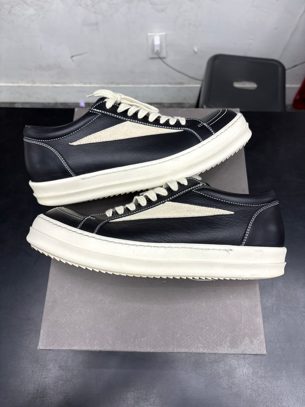 Rick Owen Vintage Low Black Leather (U) - 42(9)**