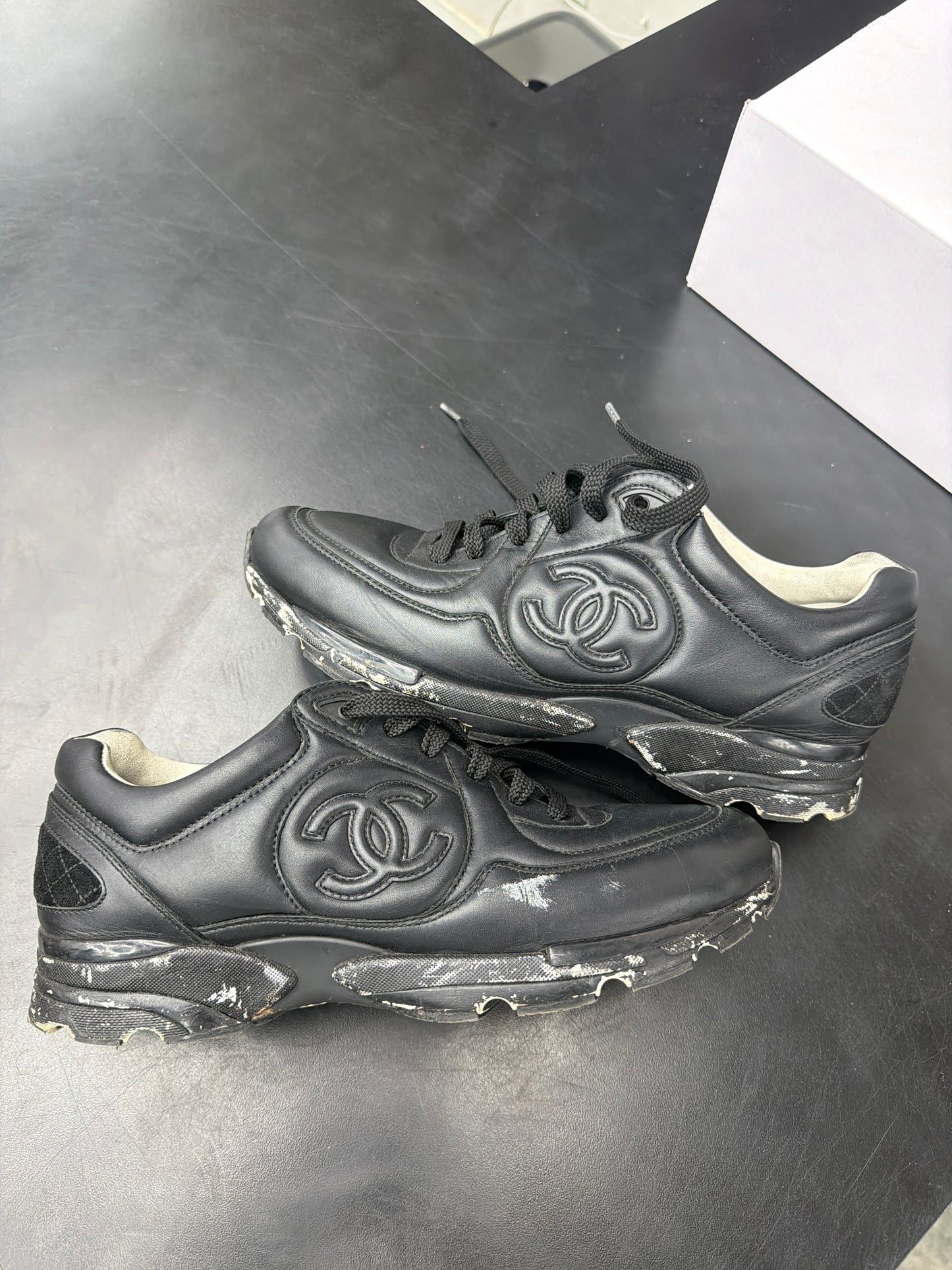 Chanel Trainer Black Leather (U) - 41(8) (NB)