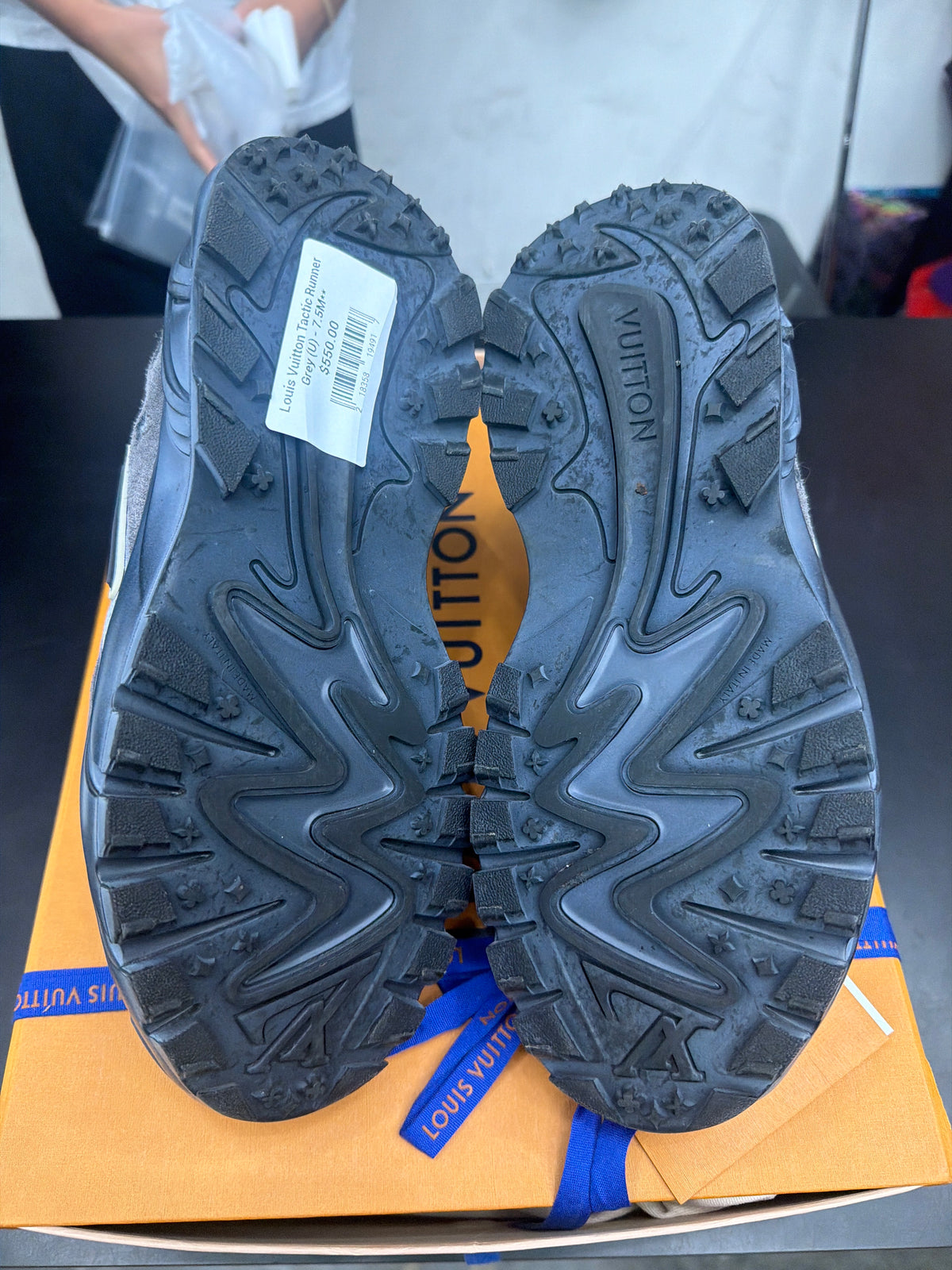 Louis Vuitton Tactic Runner Grey (U) - 7.5M**