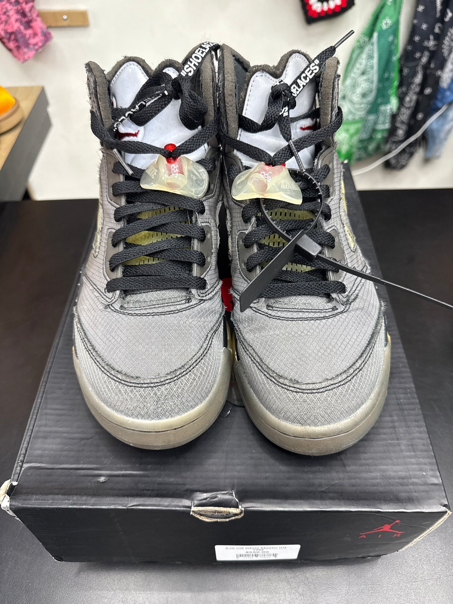 AJ5 Off White Muslin (U) - 10M