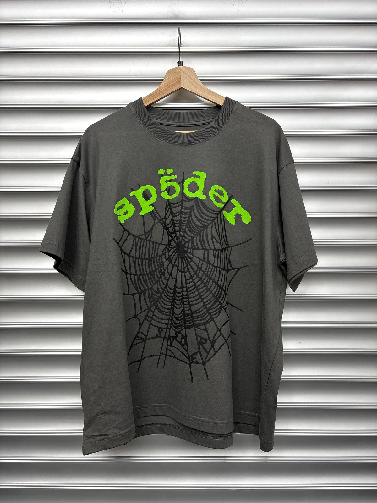 Spider Grey Web Tee - L**
