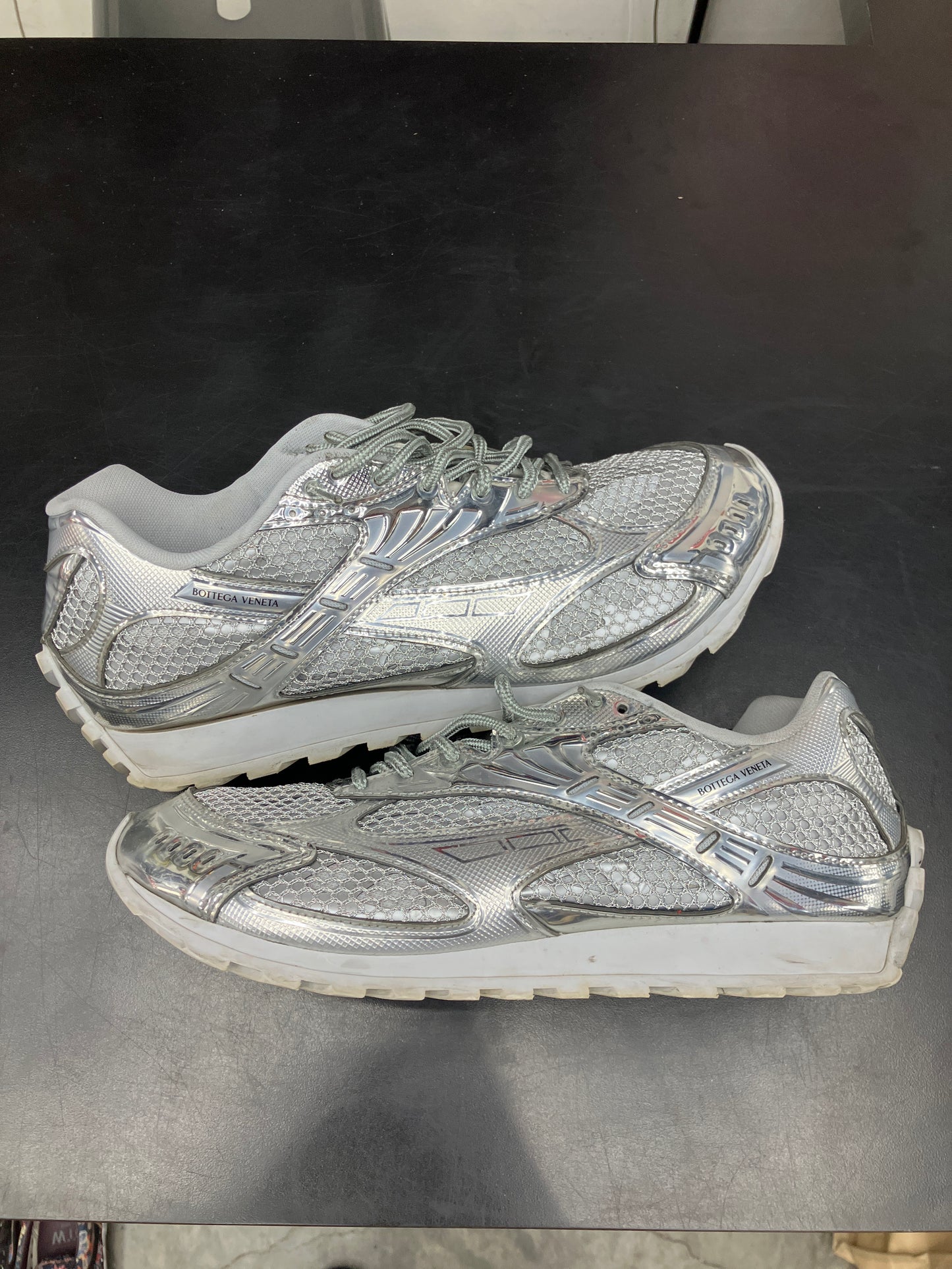 Bottega Orbit Silver (U) - 43(10) (NB)