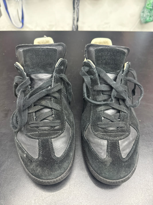 Maison Margiela Replica Triple Black (U) - 41(8) (NB)
