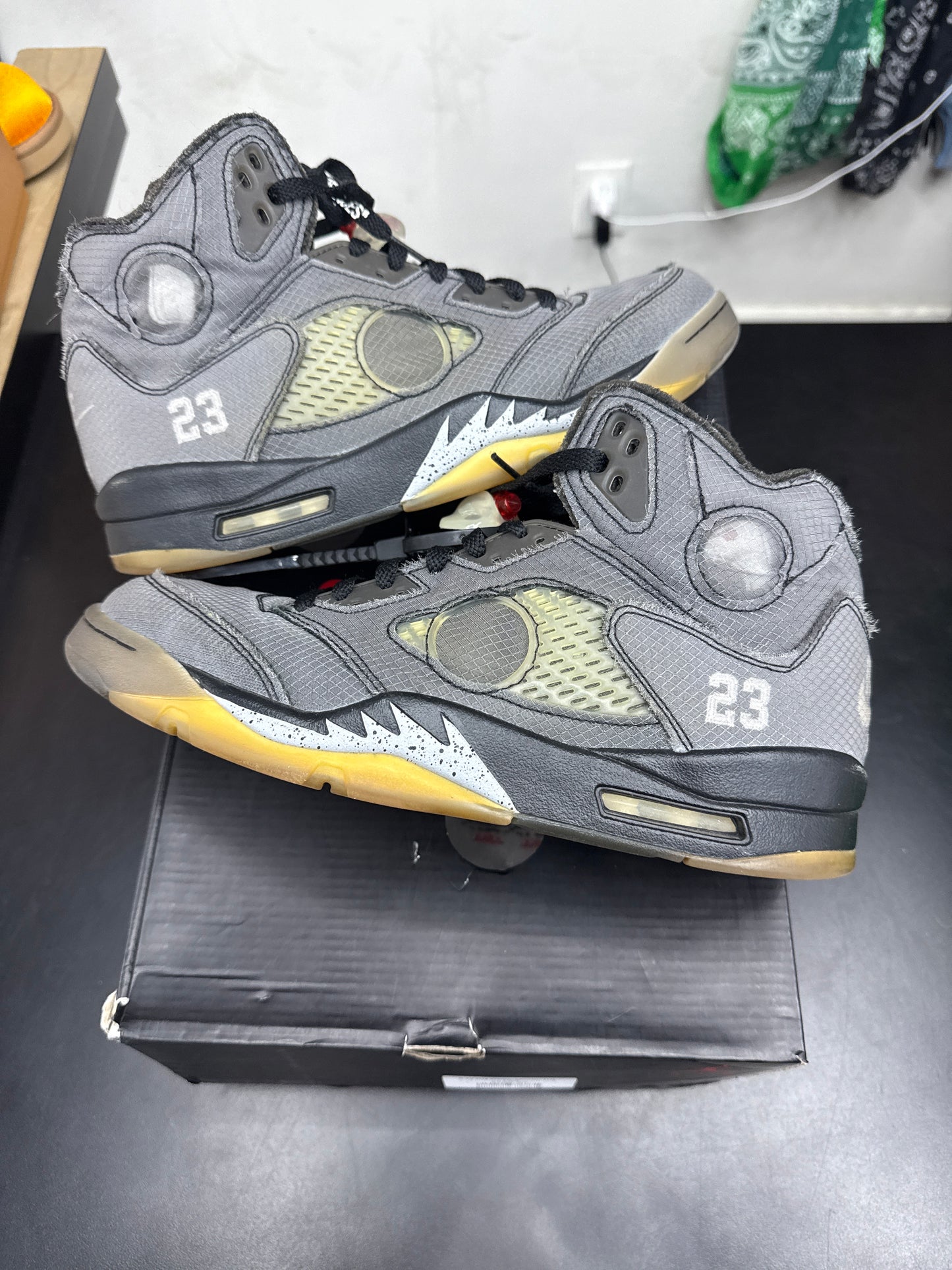 AJ5 Off White Muslin (U) - 10M