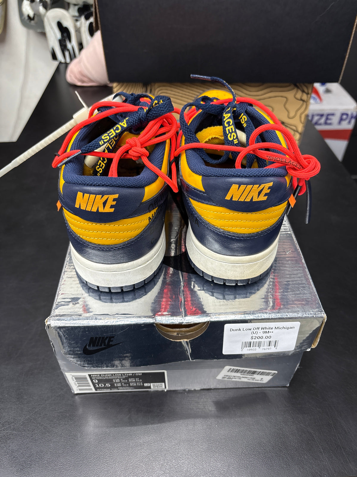 Dunk Low Off White Michigan (U) - 9M**