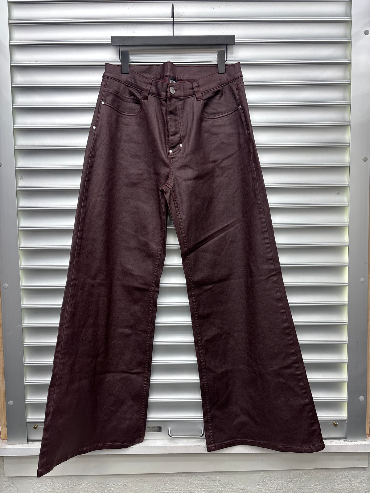 6PM Brugundy Wax Denim - 34 **