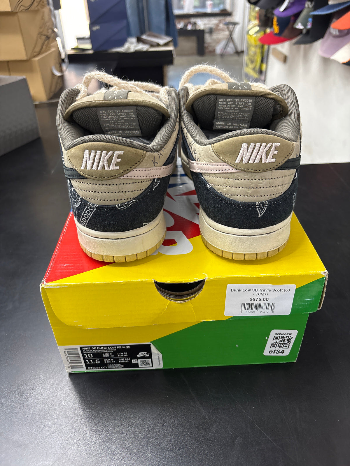 Dunk Low SB Travis Scott (U) - 10M**