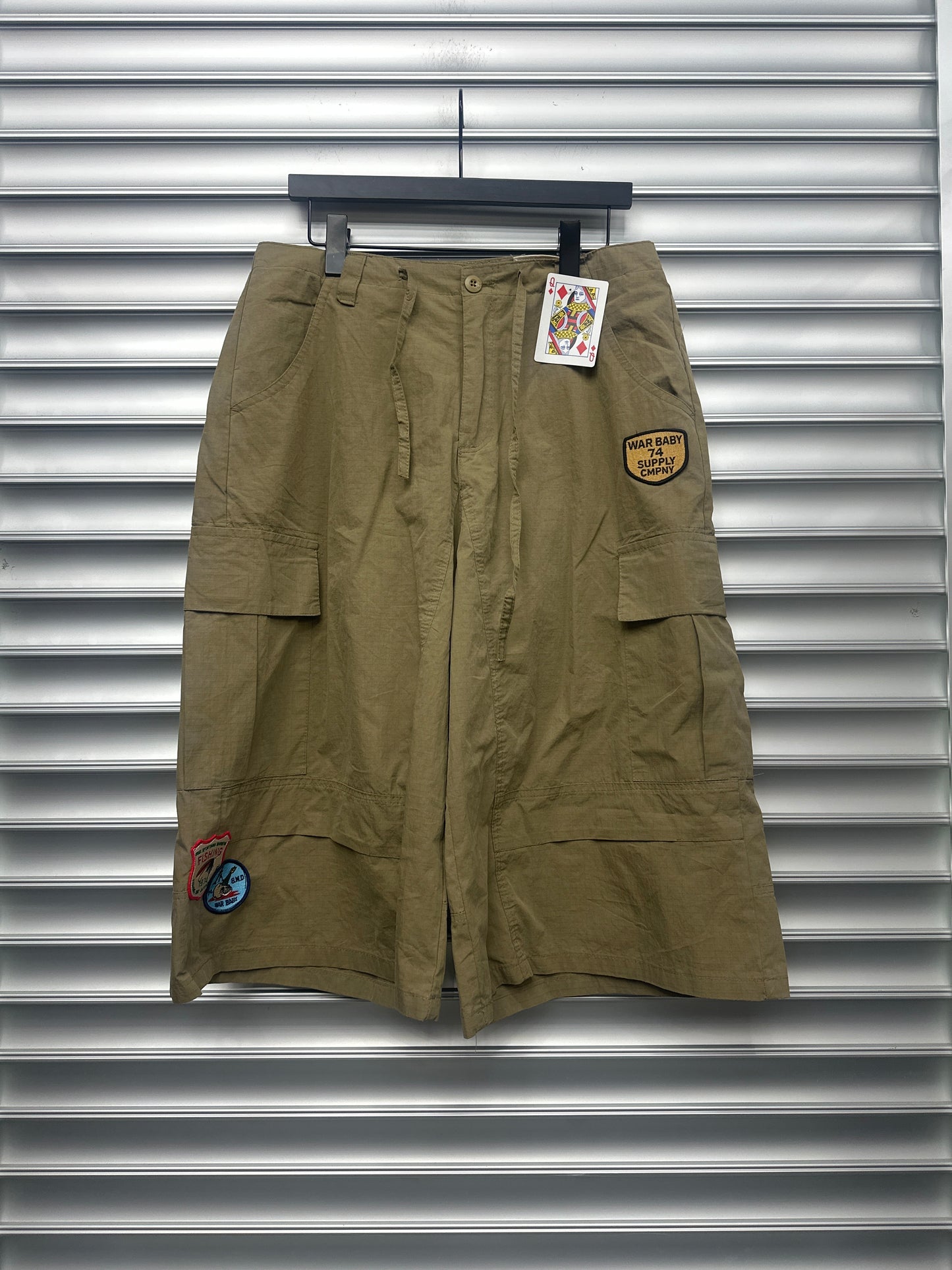 74 Long Shorts - L