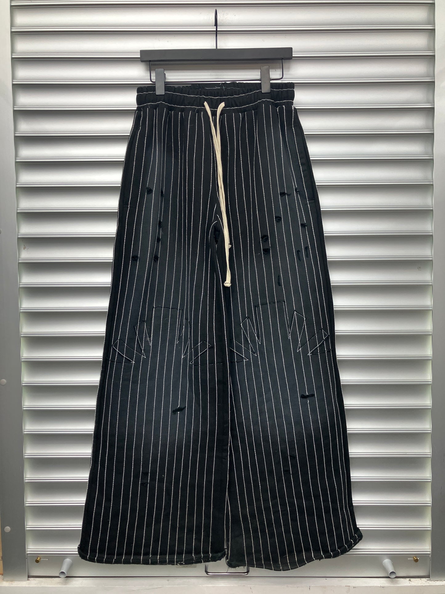 Vertabrae Pinstripe Sweatpants - M