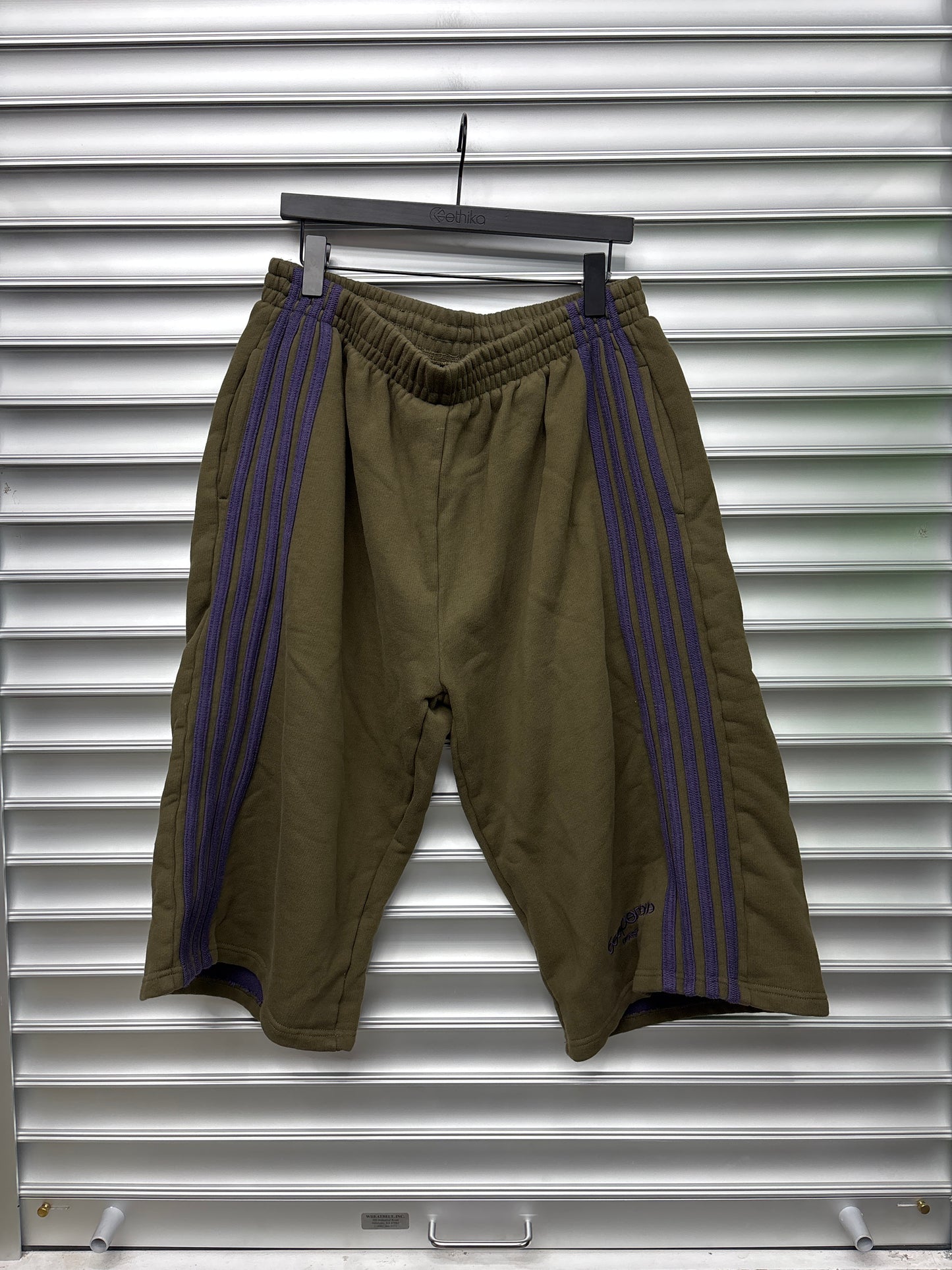 Raspberry Green Shorts - M