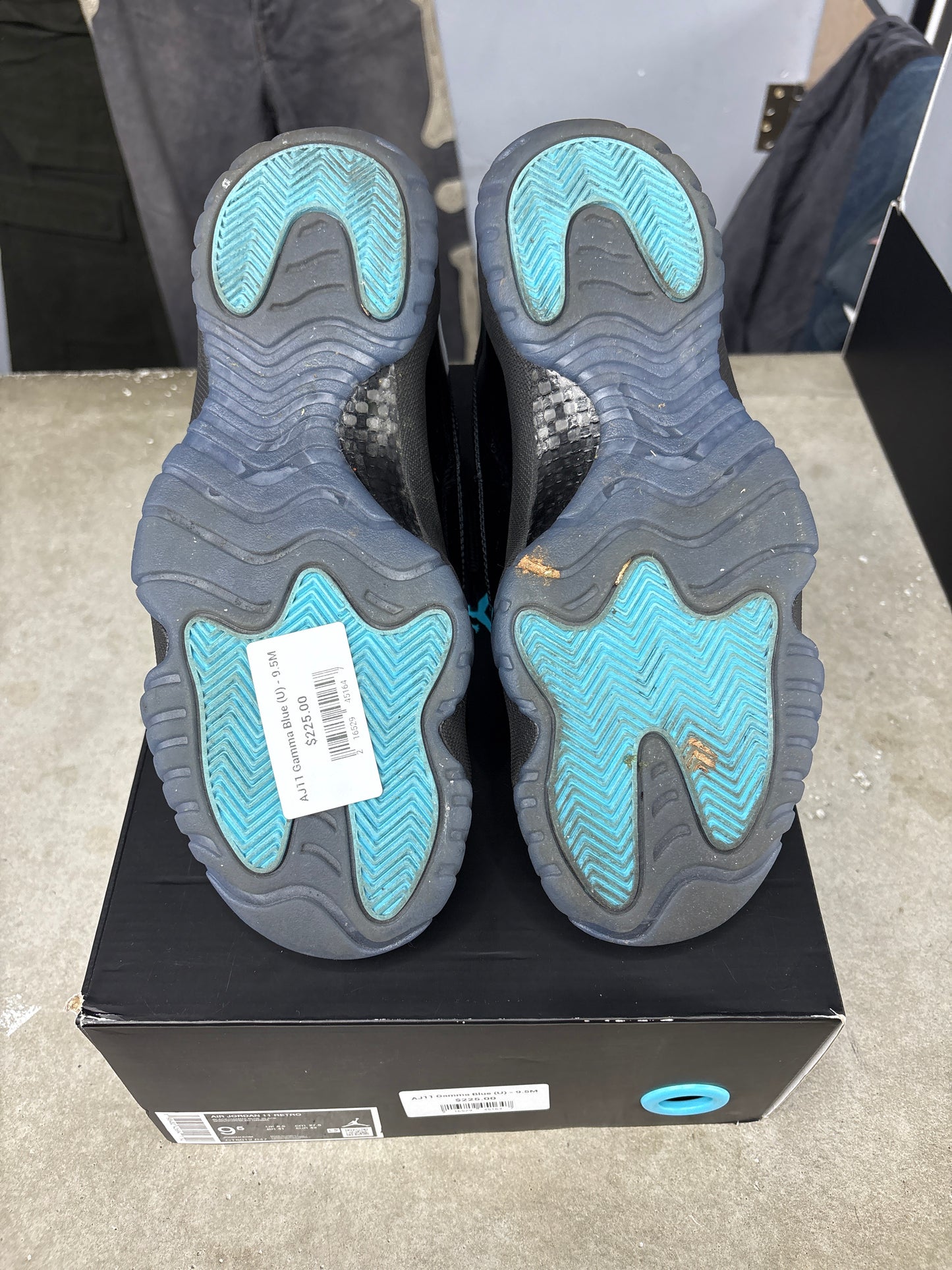 AJ11 Gamma Blue (U) - 9.5M