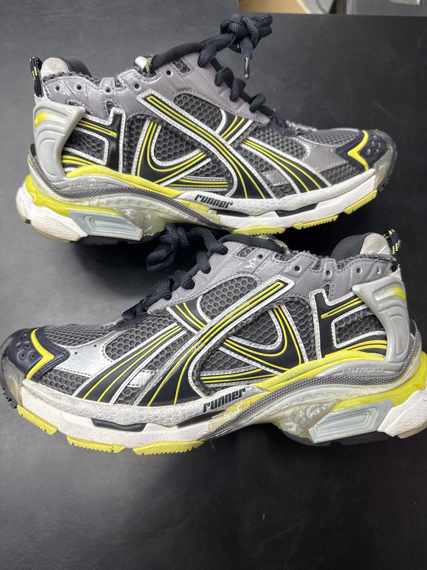 Balenciaga Runner Neon/Grey (U) - 42(9) (NB)**