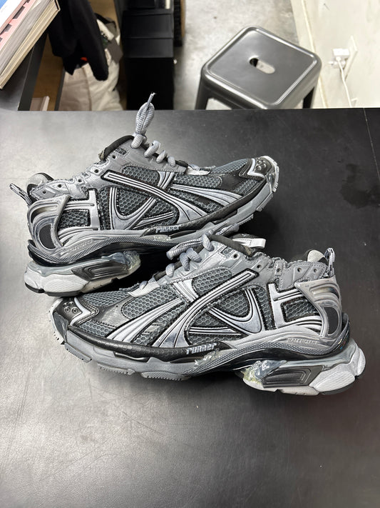 Balenciaga Runner Grey (U) - 43(10)** (NB)