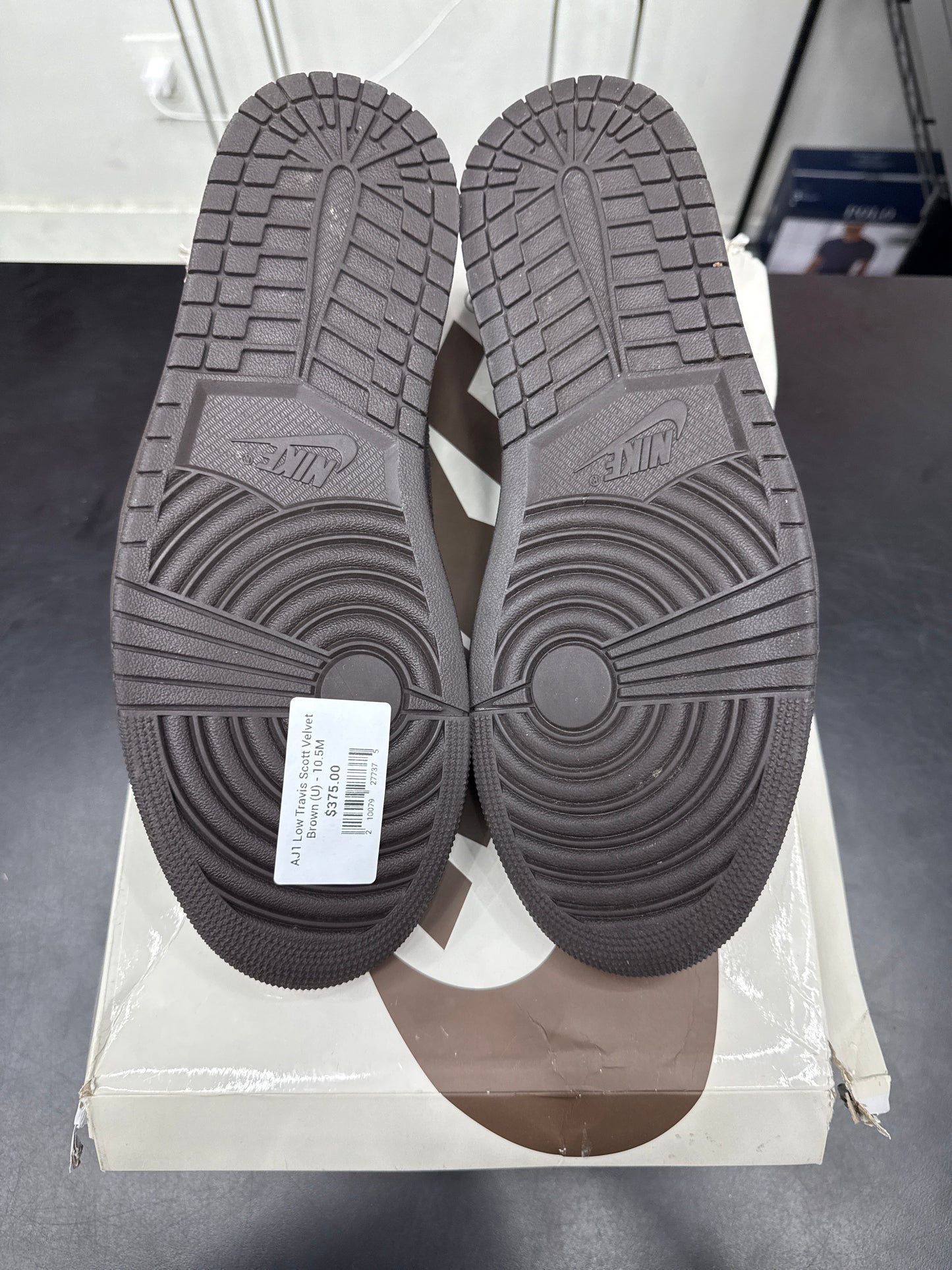 AJ1 Low Travis Scott Velvet Brown (U) - 10.5M
