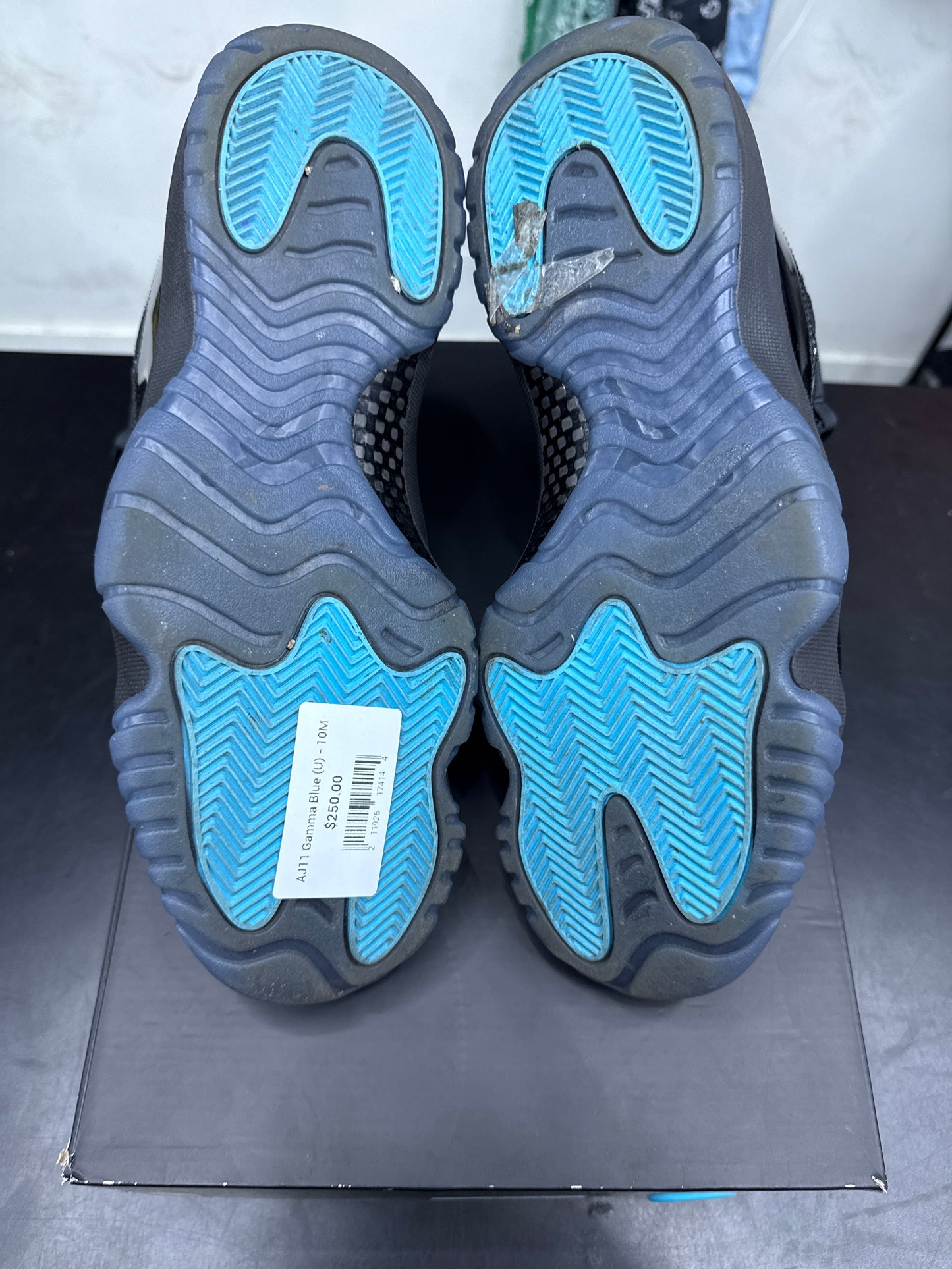 AJ11 Gamma Blue (U) - 10M