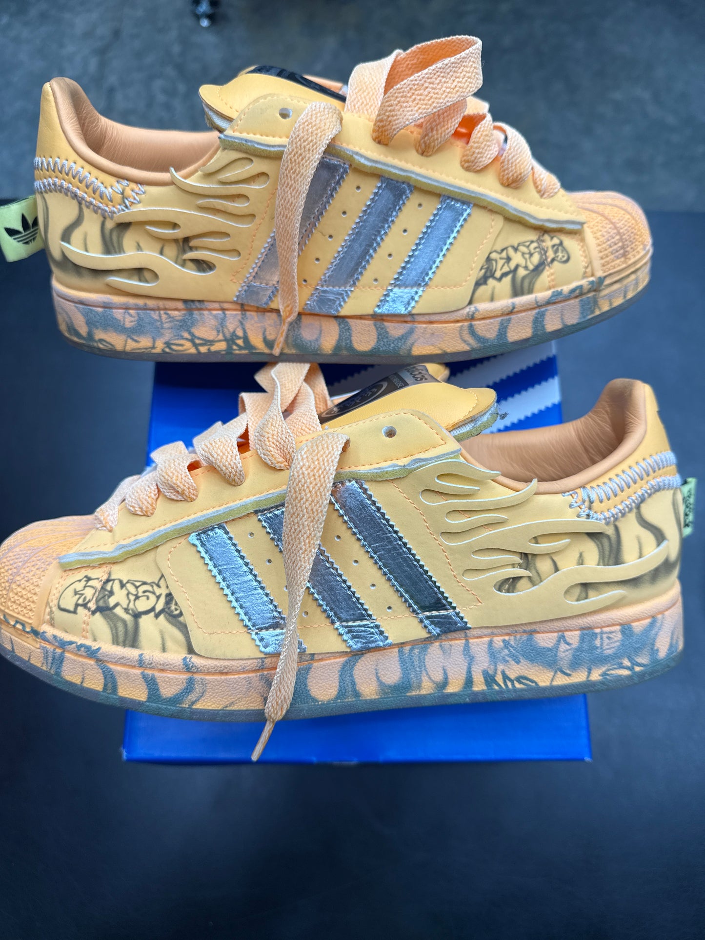 Adidas Superstar Hellstar Orange Haze (U) - 10M**