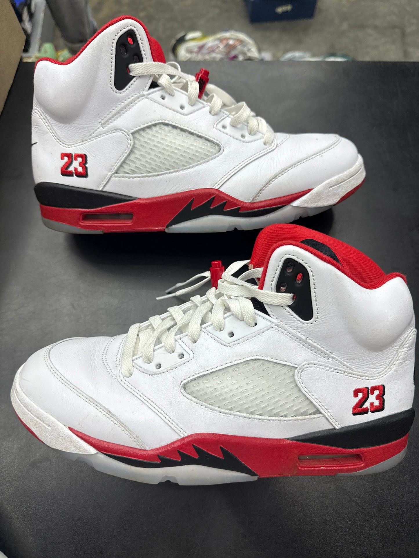 AJ5 Fire Red (U) - 9M (NB)