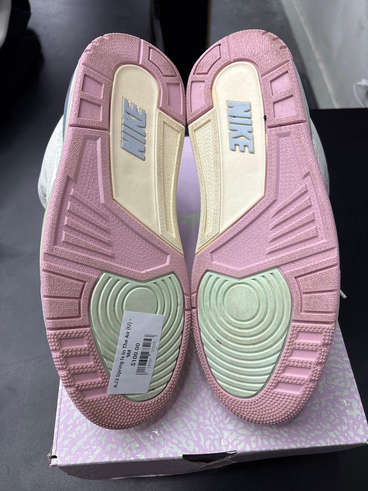 AJ3 Spring Is In The Air (U) - 9M