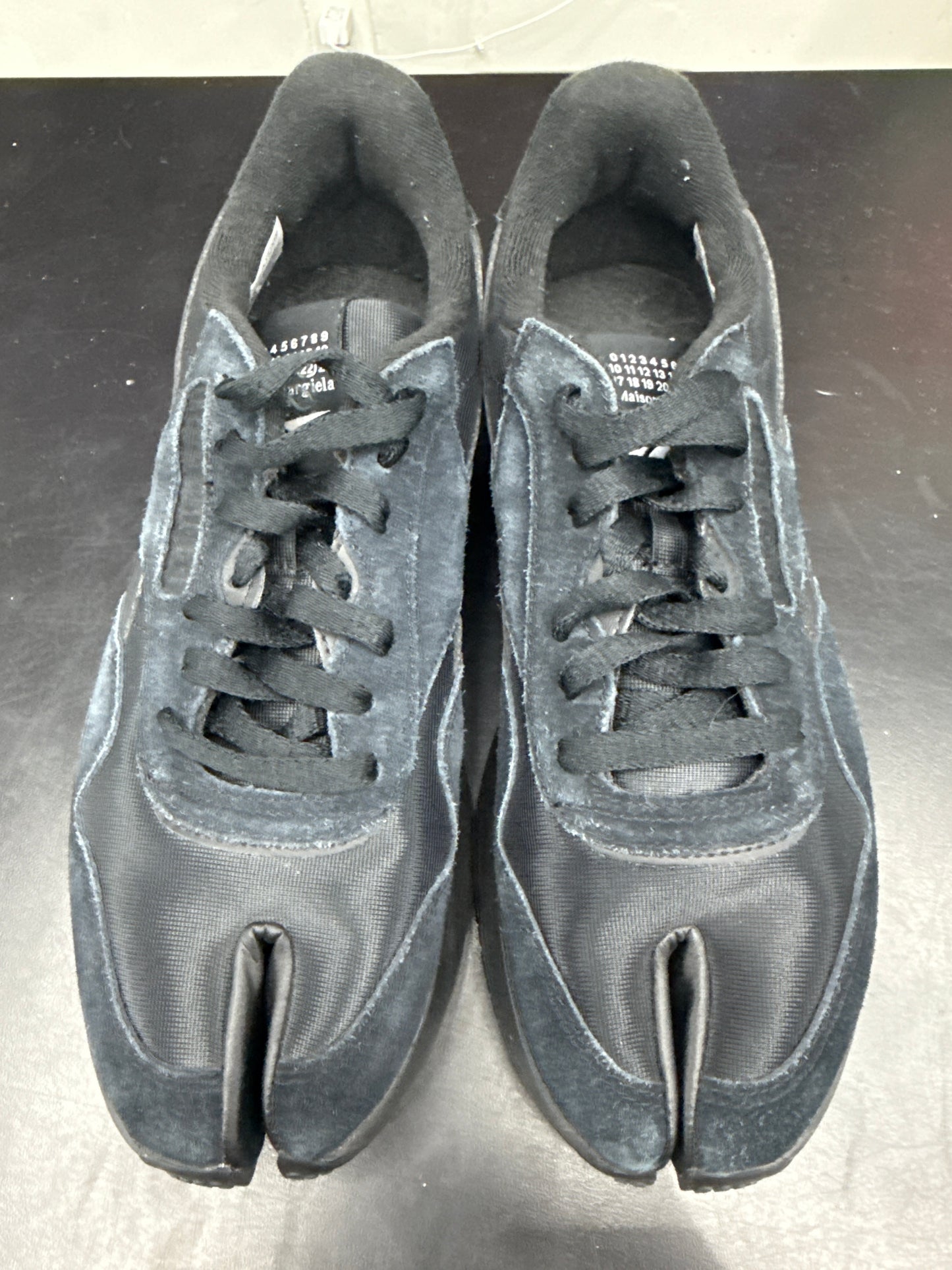 Maison Margiela Reebok Tabi Sneaker (U) - 9M (NB)