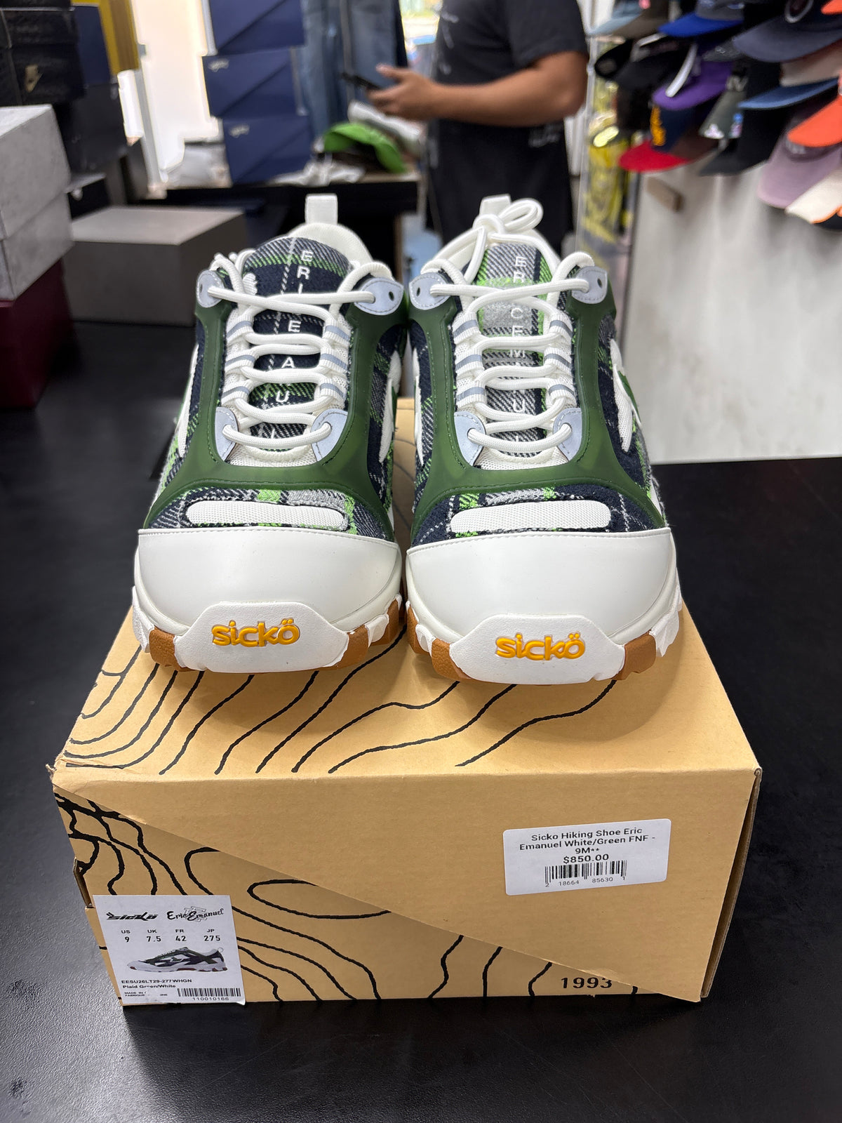 Sicko Hiking Shoe Eric Emanuel White/Green FNF - 9M**