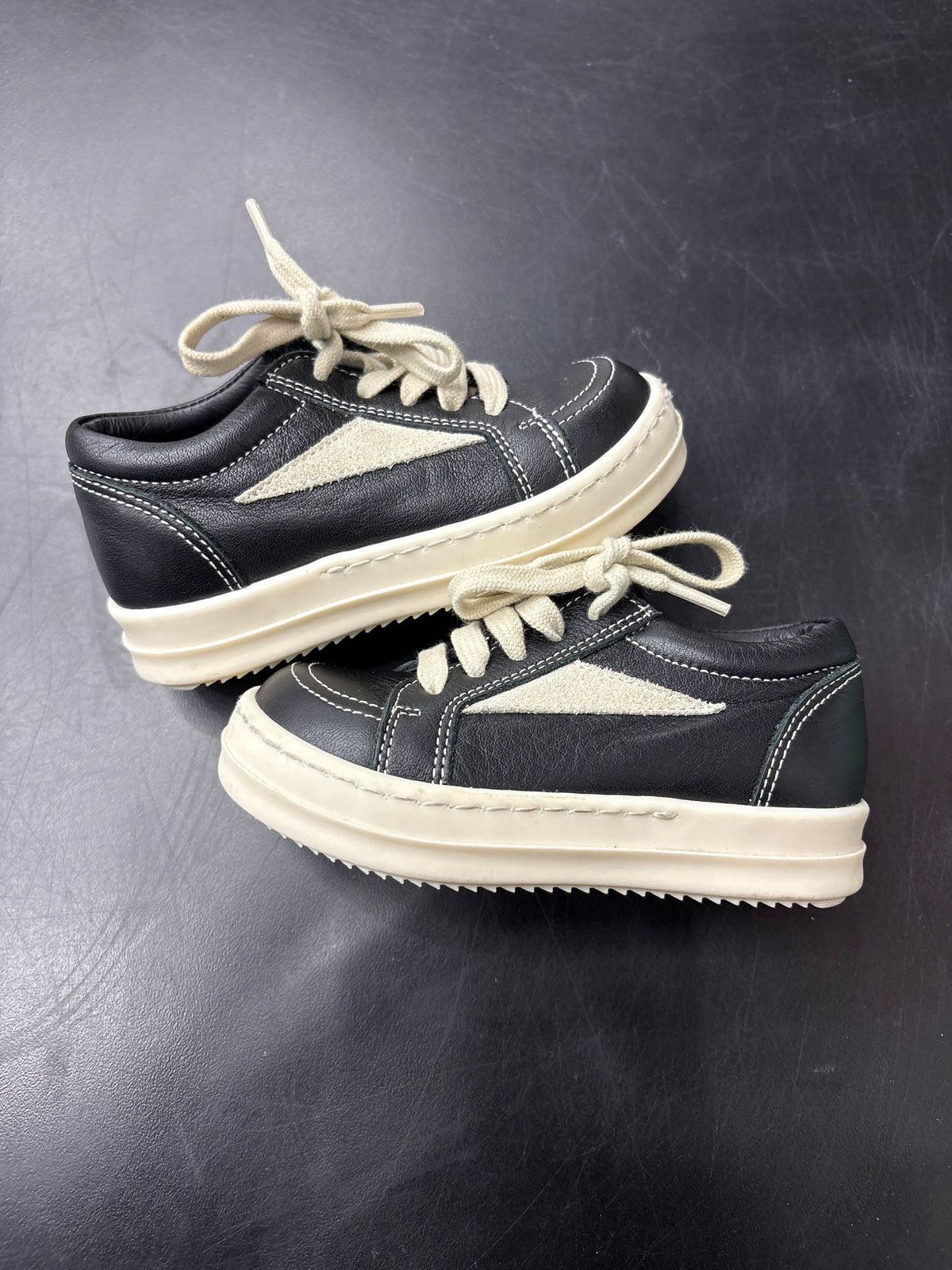 Rick Owen Vintage Black Leather (U) - 22(NB)**