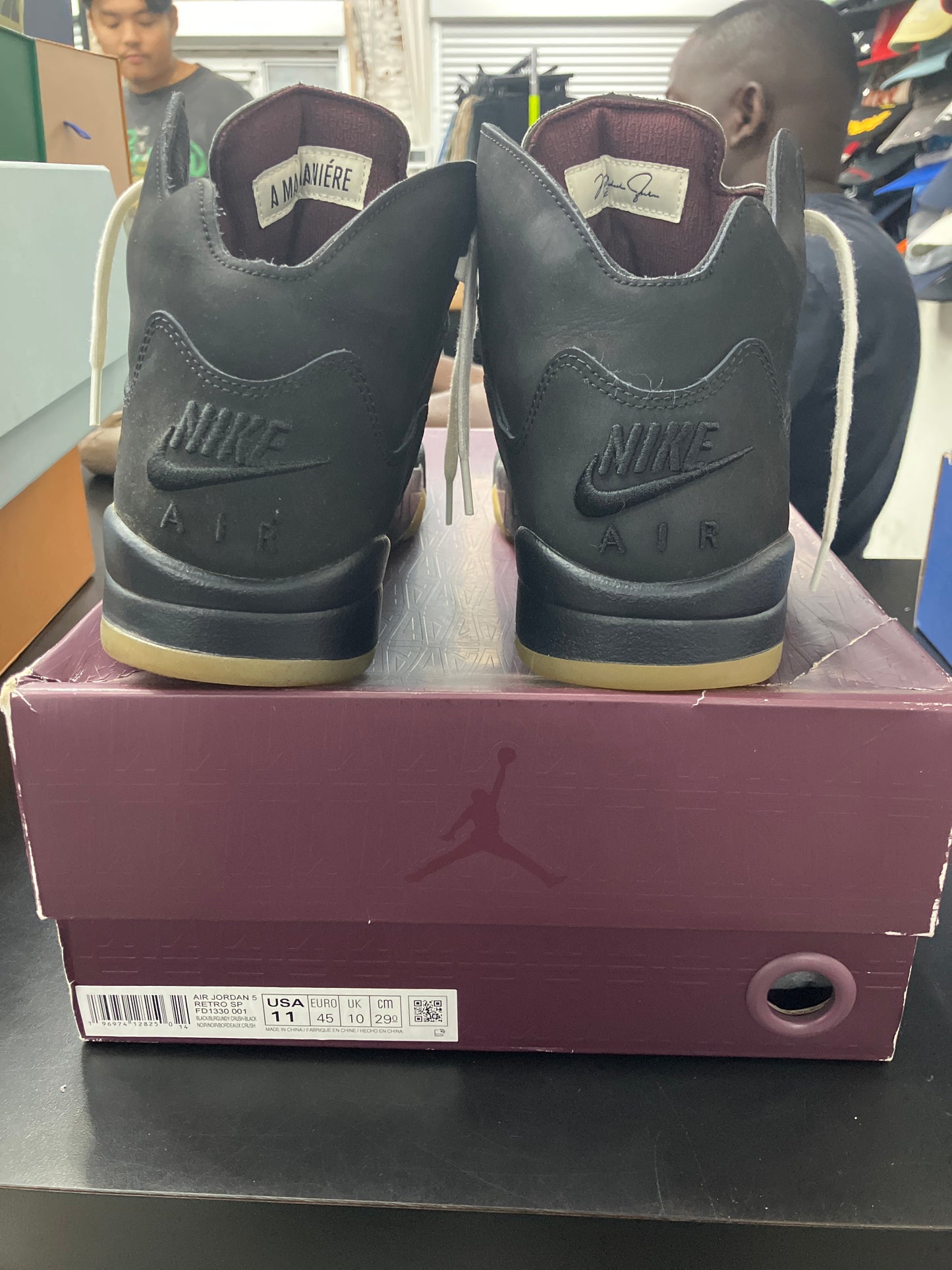 AJ5 A Ma Maniere Dusk (U) - 11M