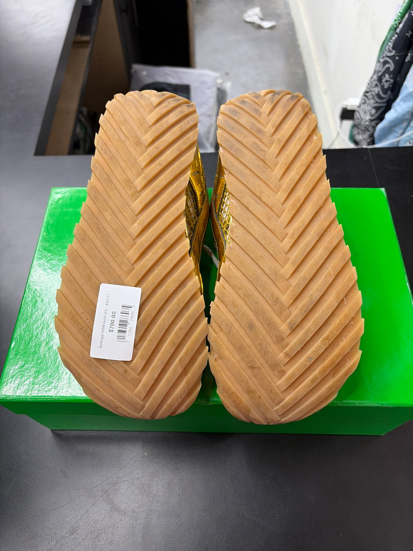 Bottega Orbit Gold (U) - 44(11)