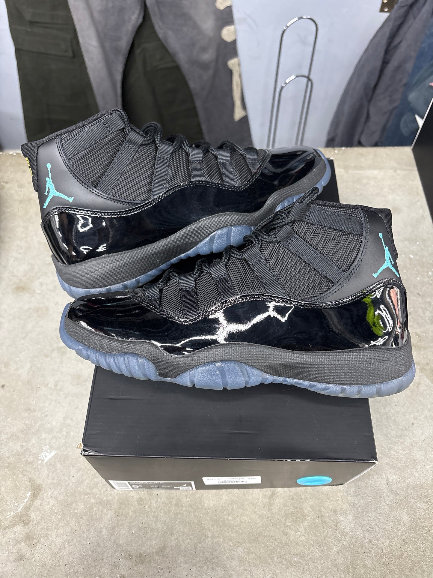 AJ11 Gamma Blue (U) - 9.5M