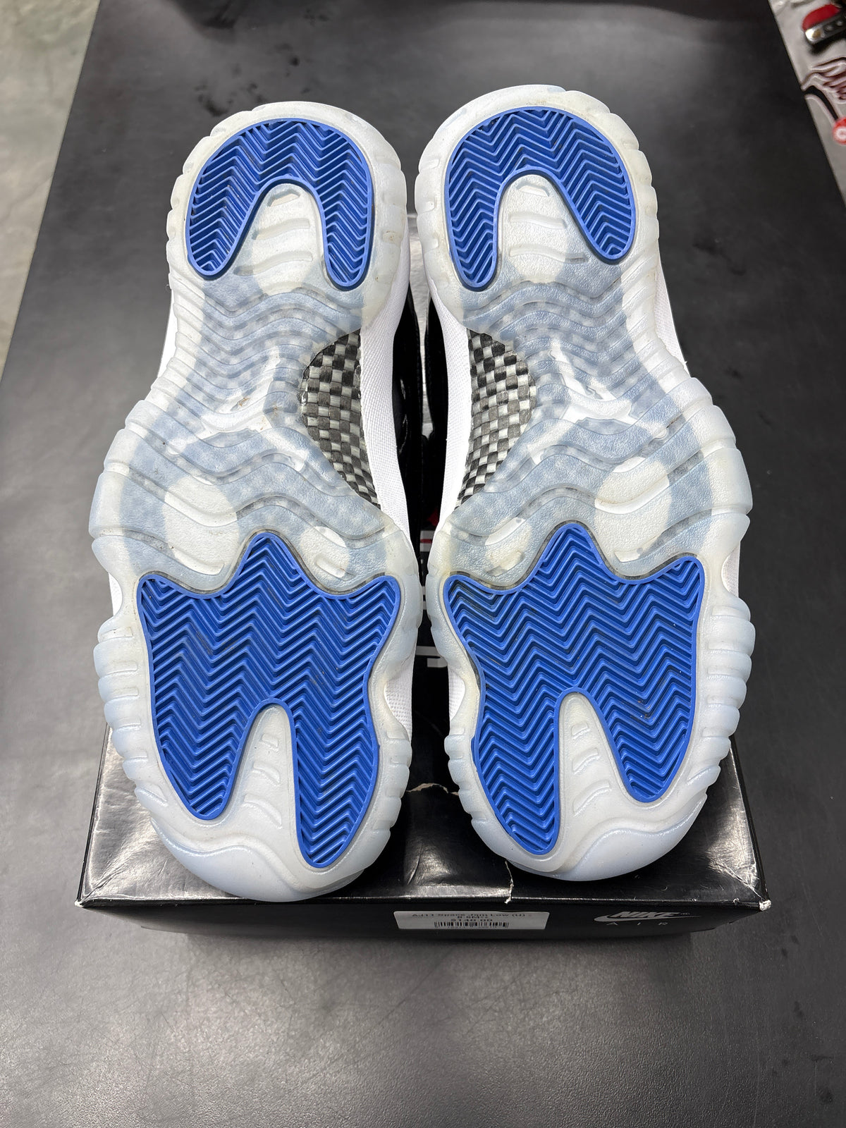 AJ11 Space Jam Low (U) - 8.5M**