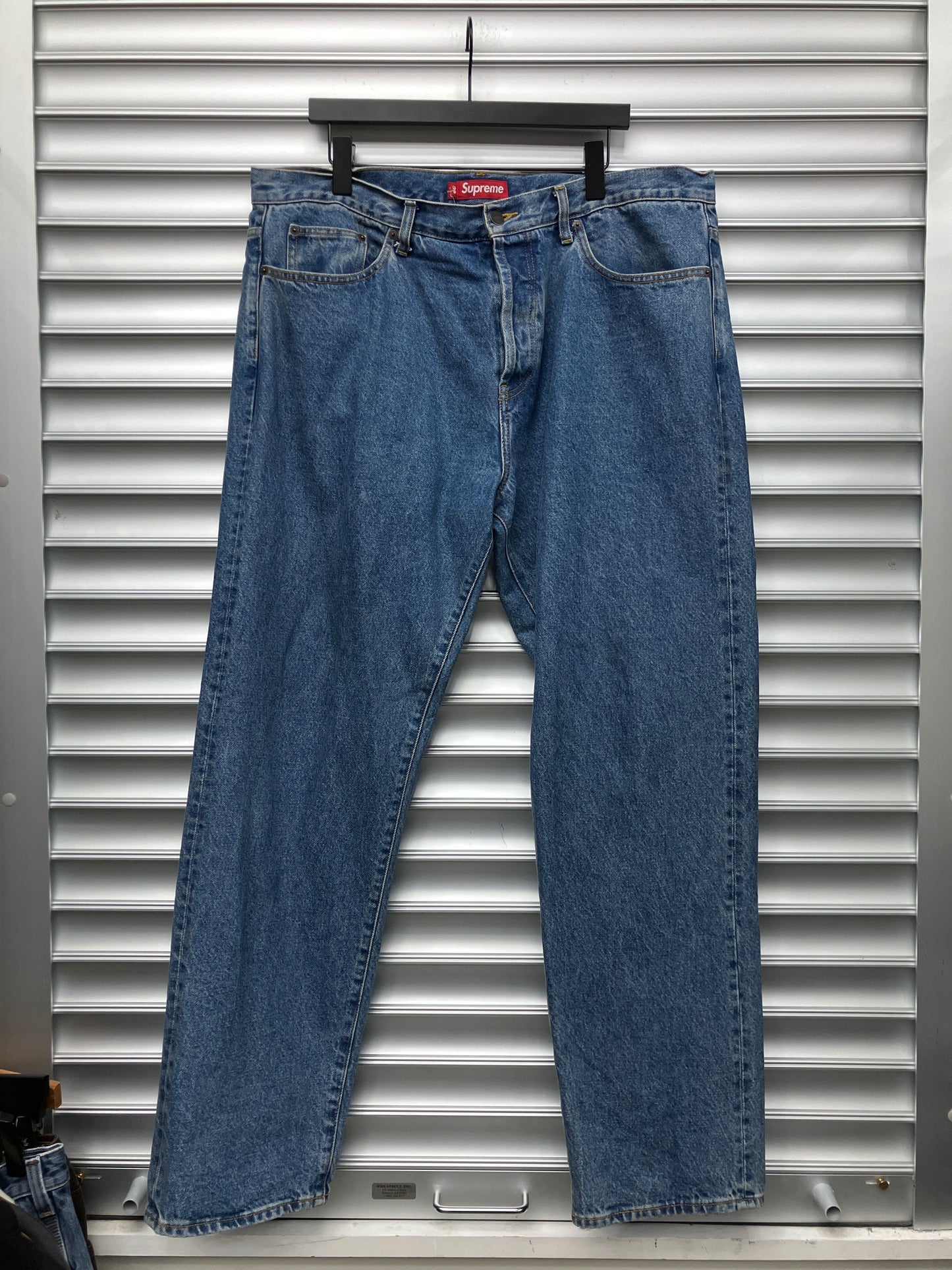 Supreme Baggy Denim - 38