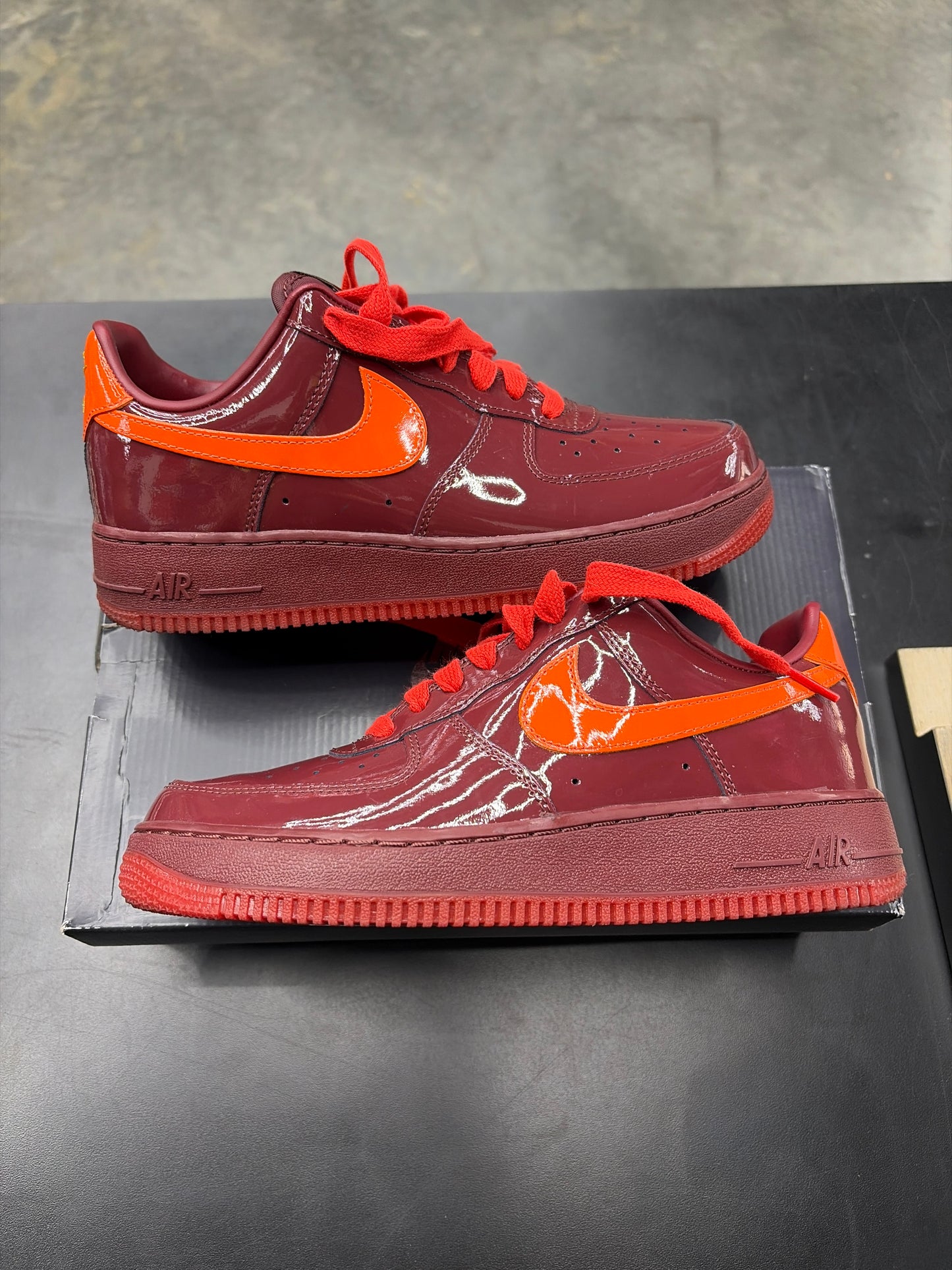AF1 Patent Dark Team Red (U) - 7M