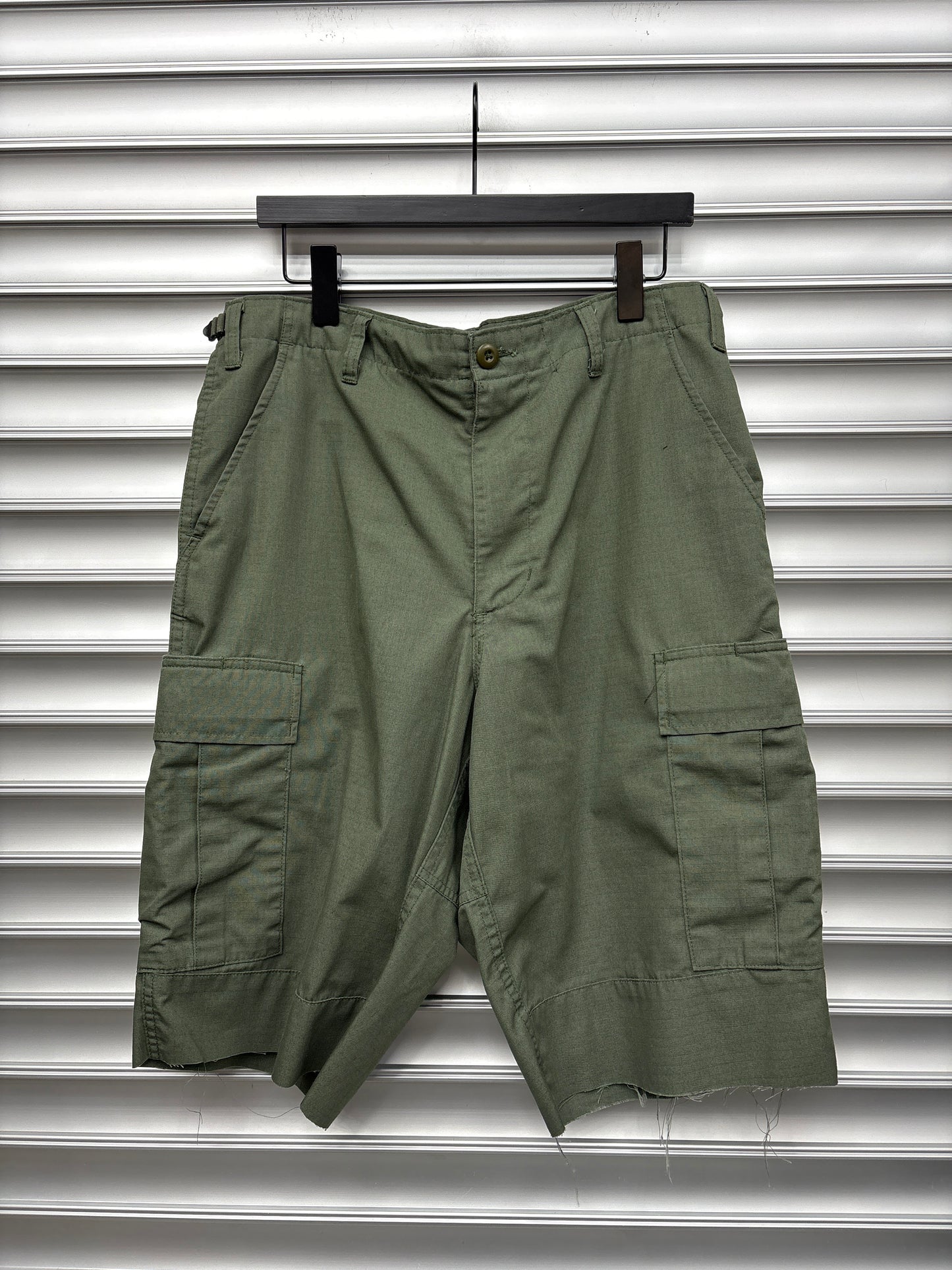Vintage Camo Shorts - 30