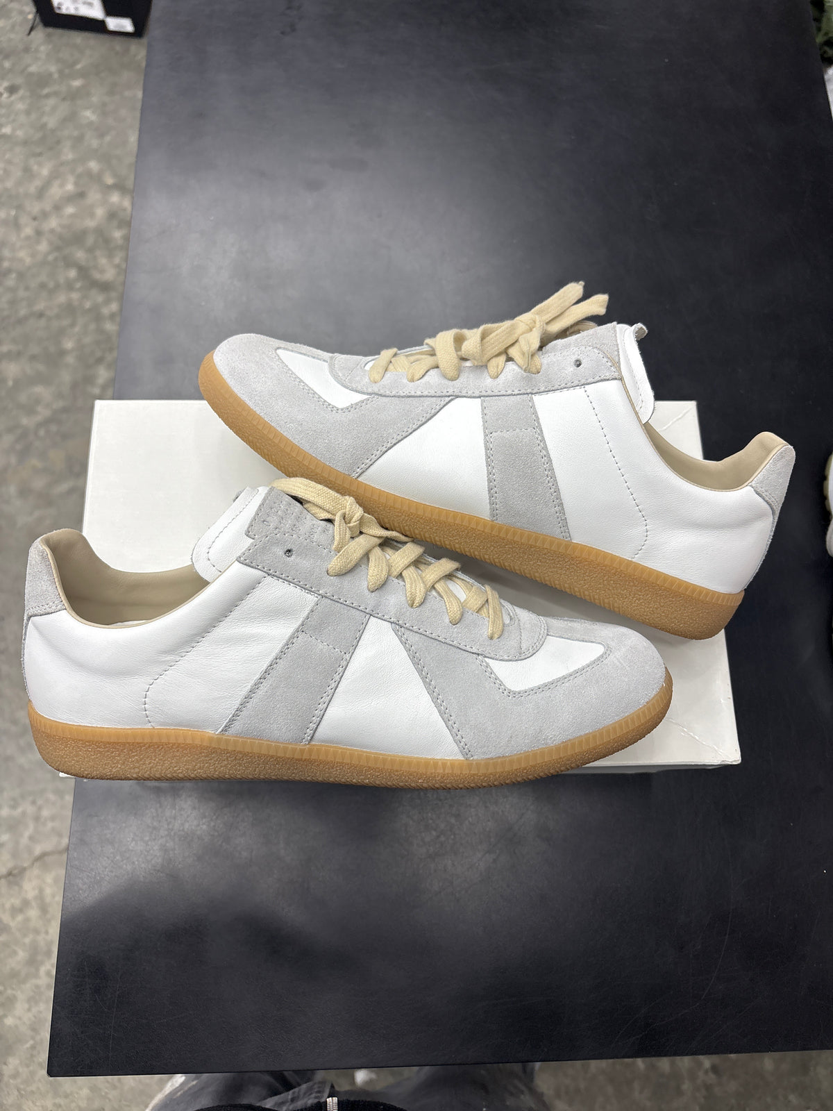 Maison Margiela Replica White (U) - 43(10)**