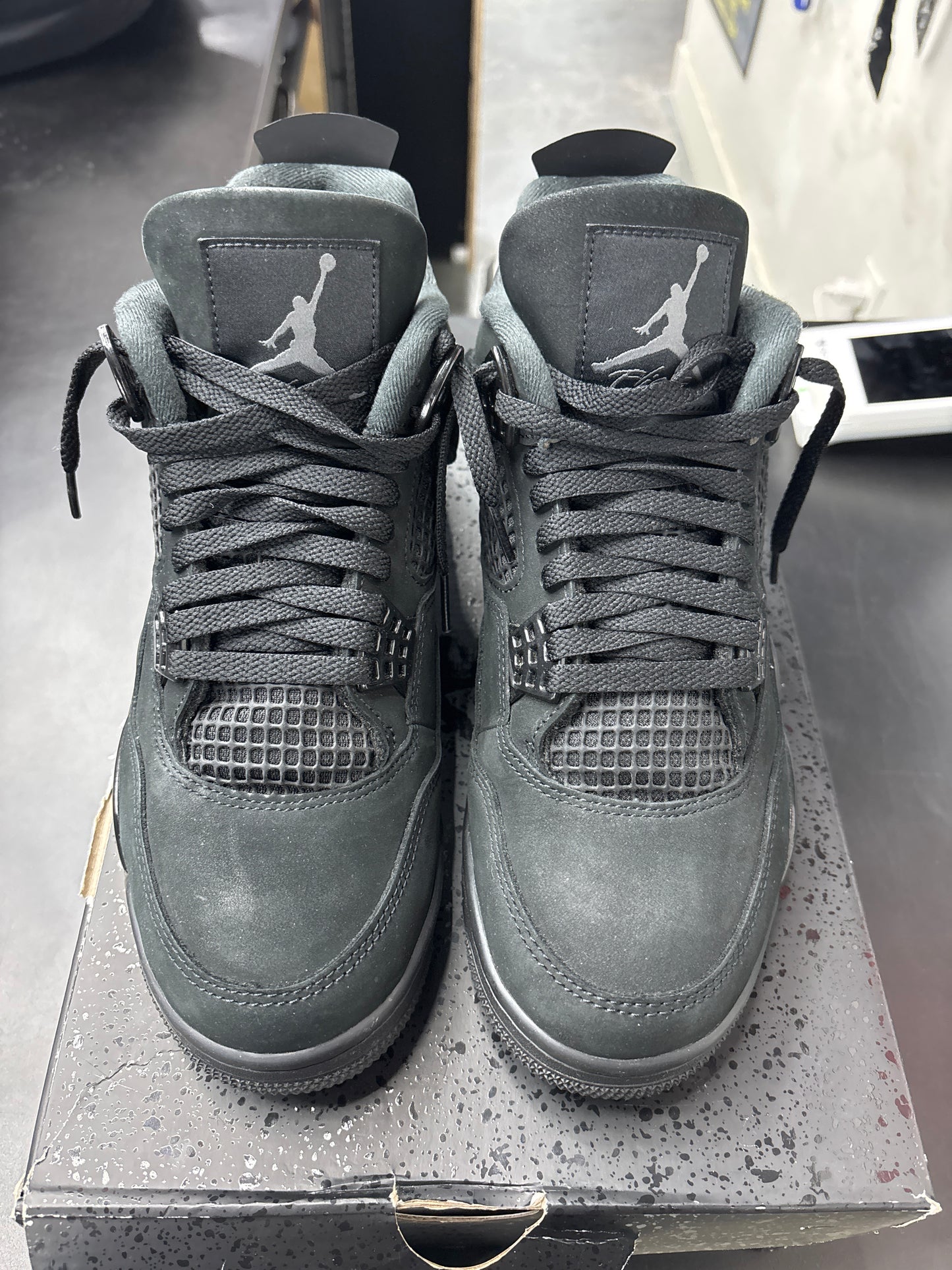 AJ4 Black Cat (U) - 9.5M