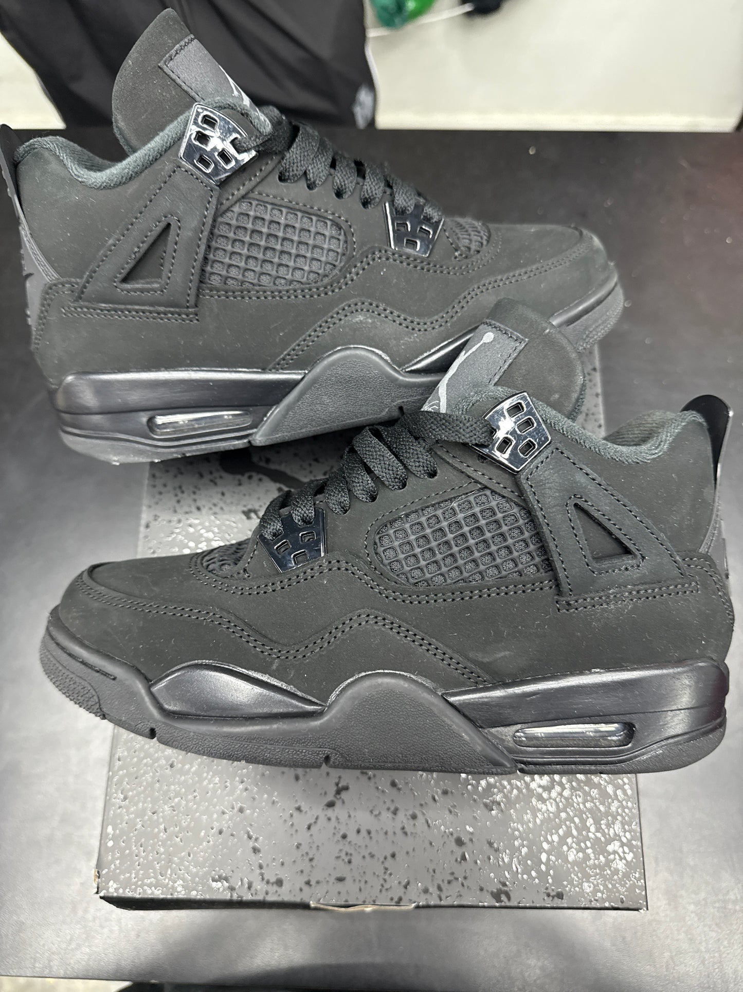 AJ4 Black Cat (U) - 5.5Y