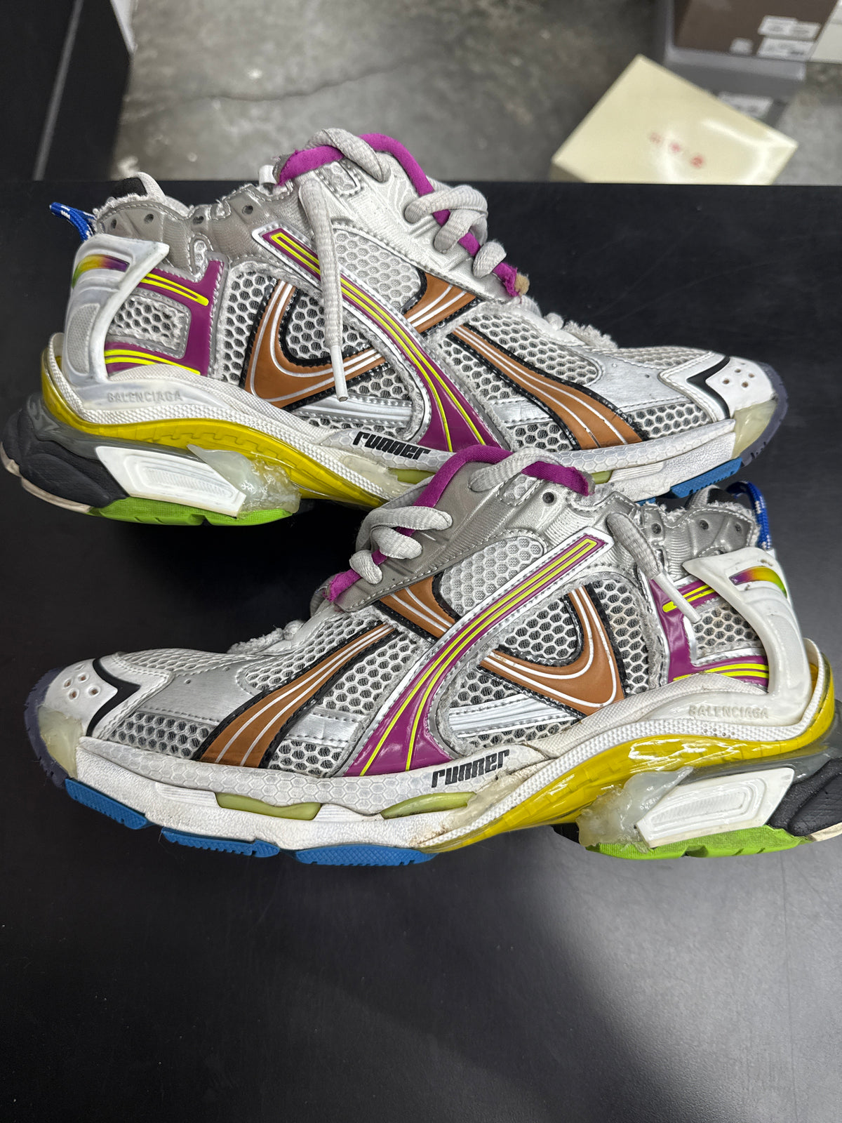 Balenciaga Runner Multi Color OG (U) - 43(10) (NB)**