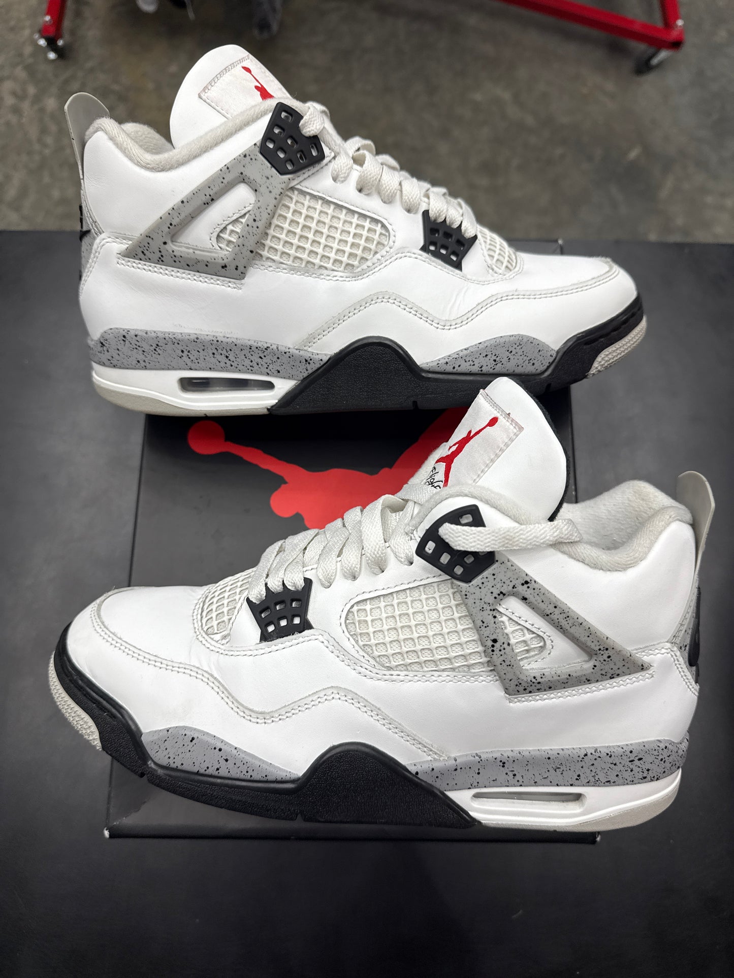 AJ4 White Cement Reimagined (U) - 9M