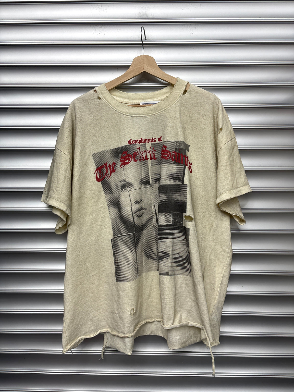 Sekrit Saints Distressed Faces Tee - L **