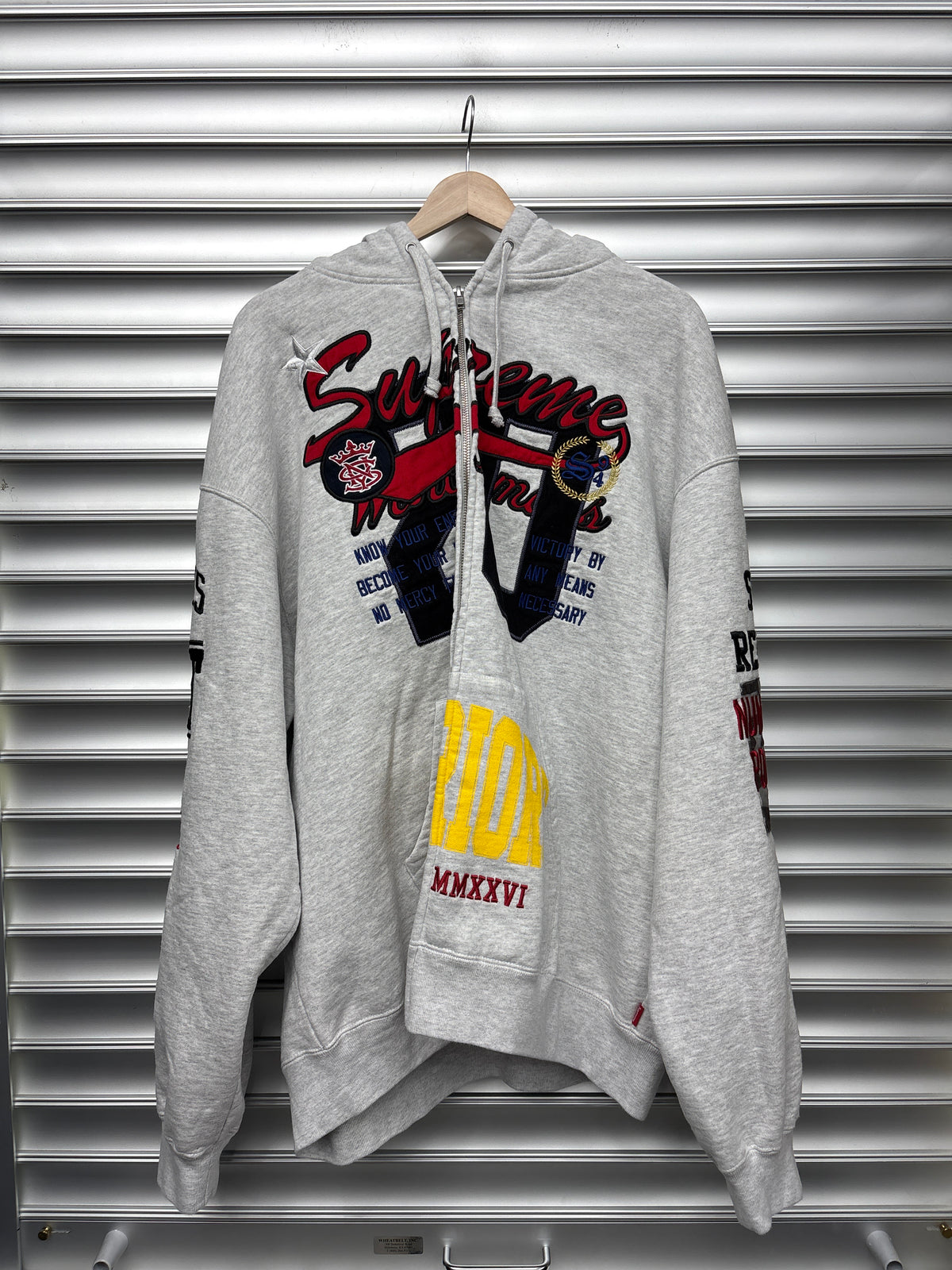 Supreme Warriors Zip Up - XXL**