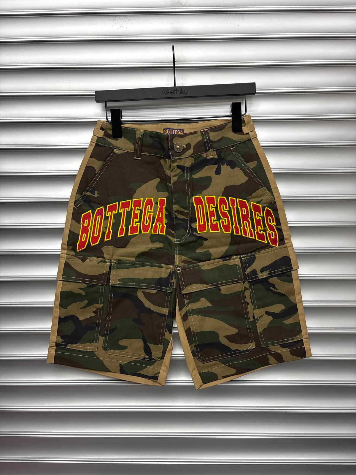 Bottega Desires Camo Shorts - 28**